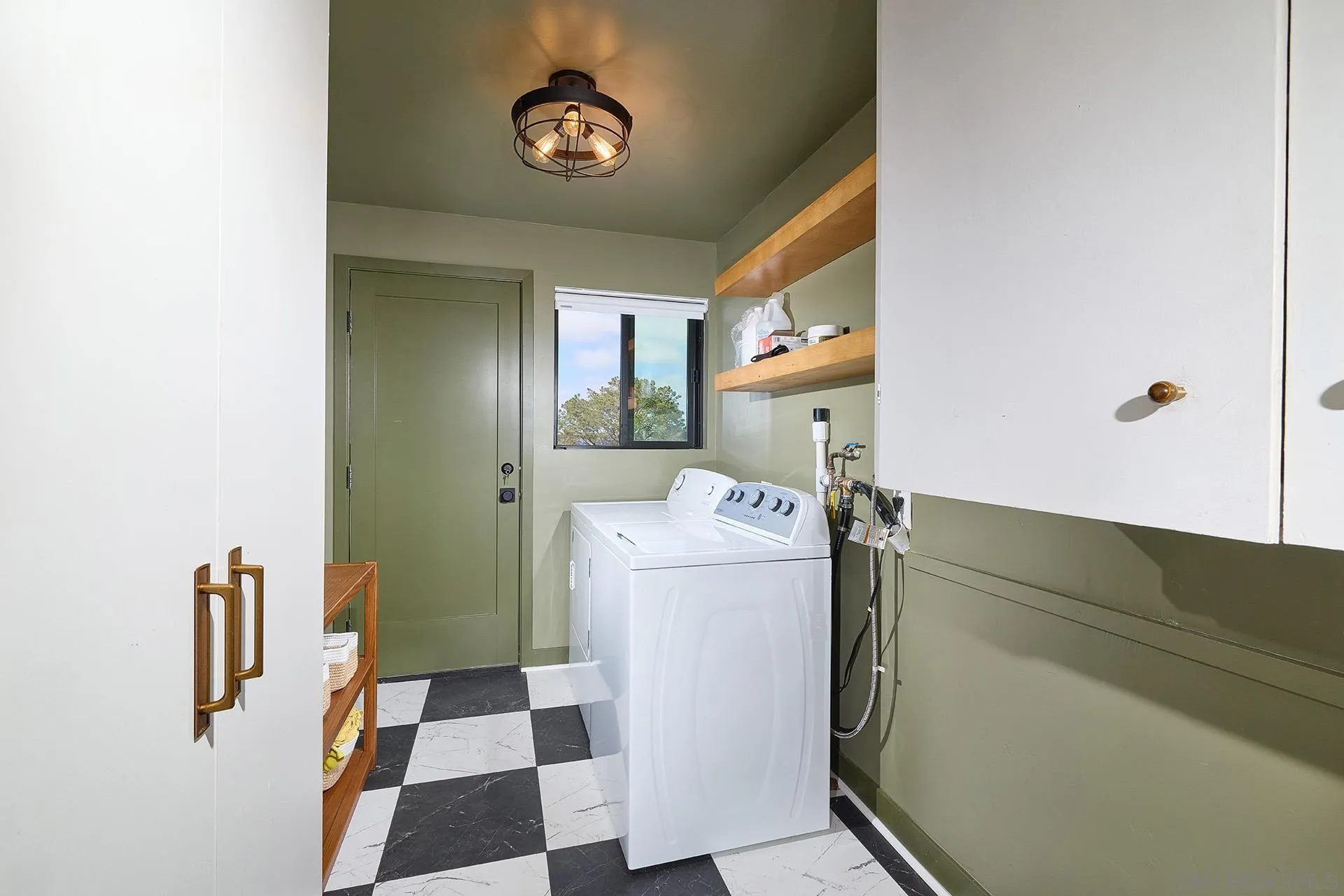 https://cdn.realtyfeed.com/cdn/127/260015783/c9cc28953aa14de634399092439a6bfb.webp