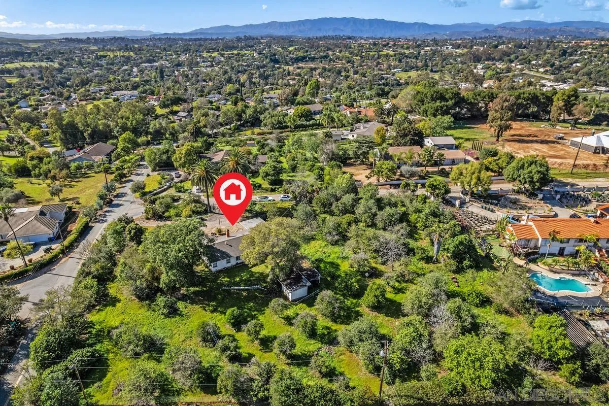 https://cdn.realtyfeed.com/cdn/127/260015785/65348fc1d2c27b53613c652385a480ef.webp