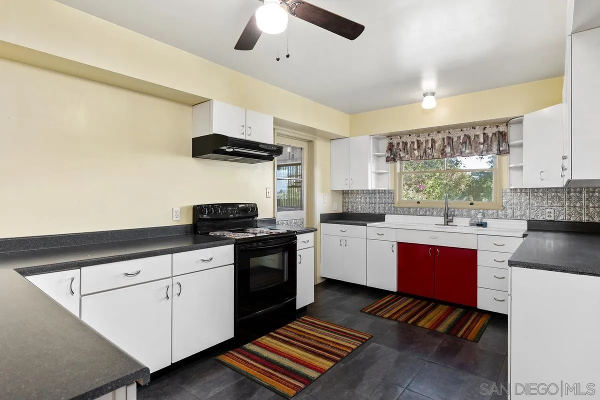 https://cdn.realtyfeed.com/cdn/127/260015785/e1a037bdd80fe339046d0973cdd95702.webp