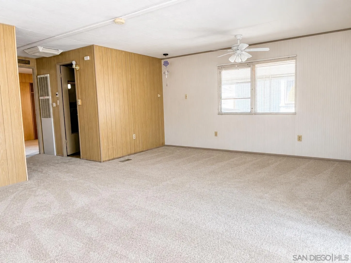 https://cdn.realtyfeed.com/cdn/127/260015786/049ebb38ee14d7dac9bcc0e4baed3a68.webp