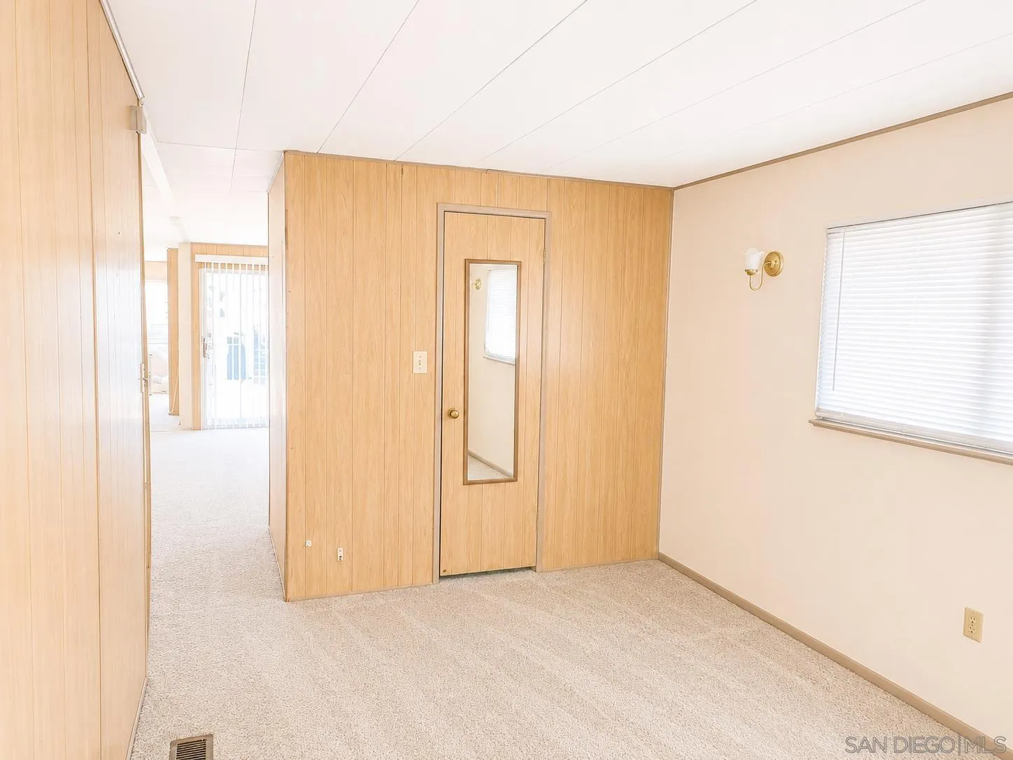 https://cdn.realtyfeed.com/cdn/127/260015786/235974a125869dd448a8bf40652c6d65.webp