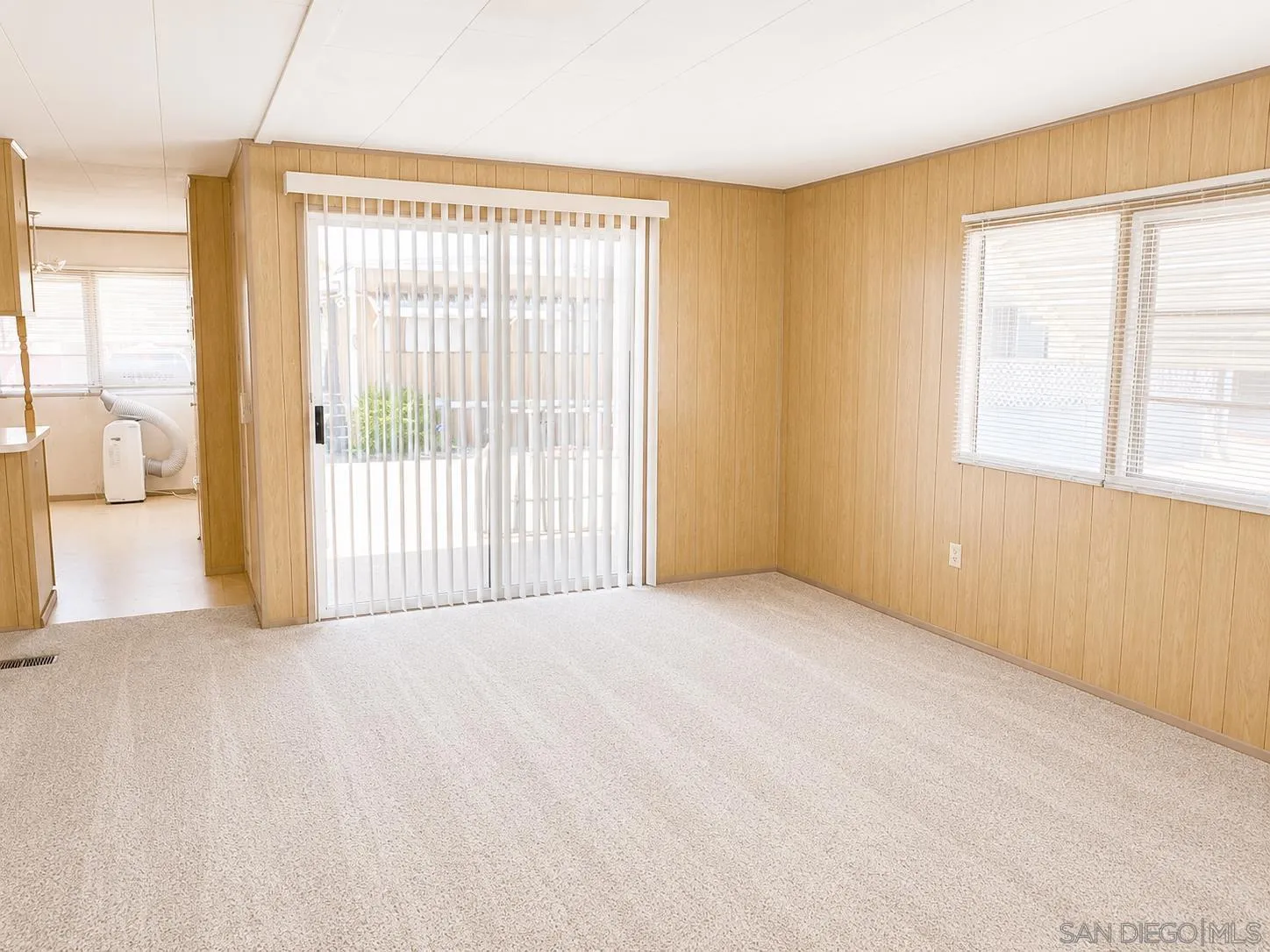 https://cdn.realtyfeed.com/cdn/127/260015786/6f3c69cd7ad8a2634e31db85864d6652.webp