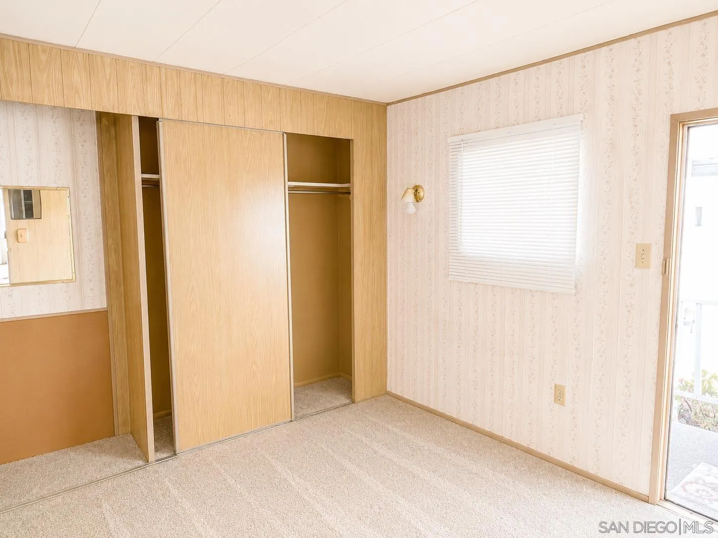 https://cdn.realtyfeed.com/cdn/127/260015786/834805194e56262b757620f70b7d62c9.webp