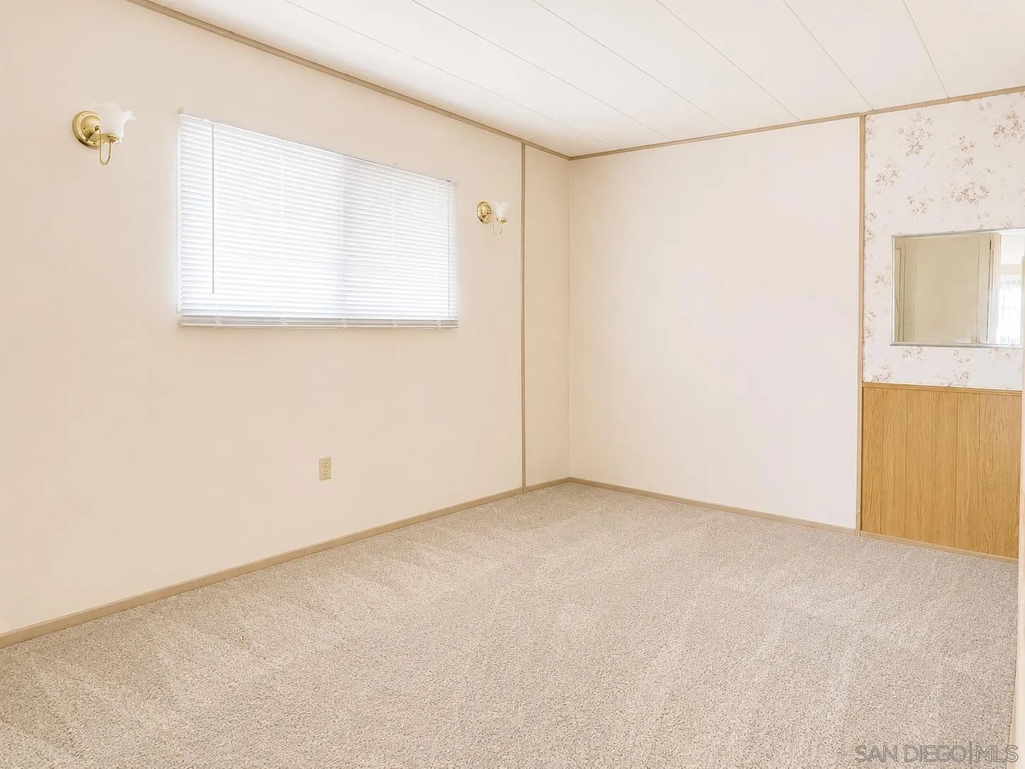 https://cdn.realtyfeed.com/cdn/127/260015786/a0947797c80fd4e923dadbf01ba8a2dd.webp