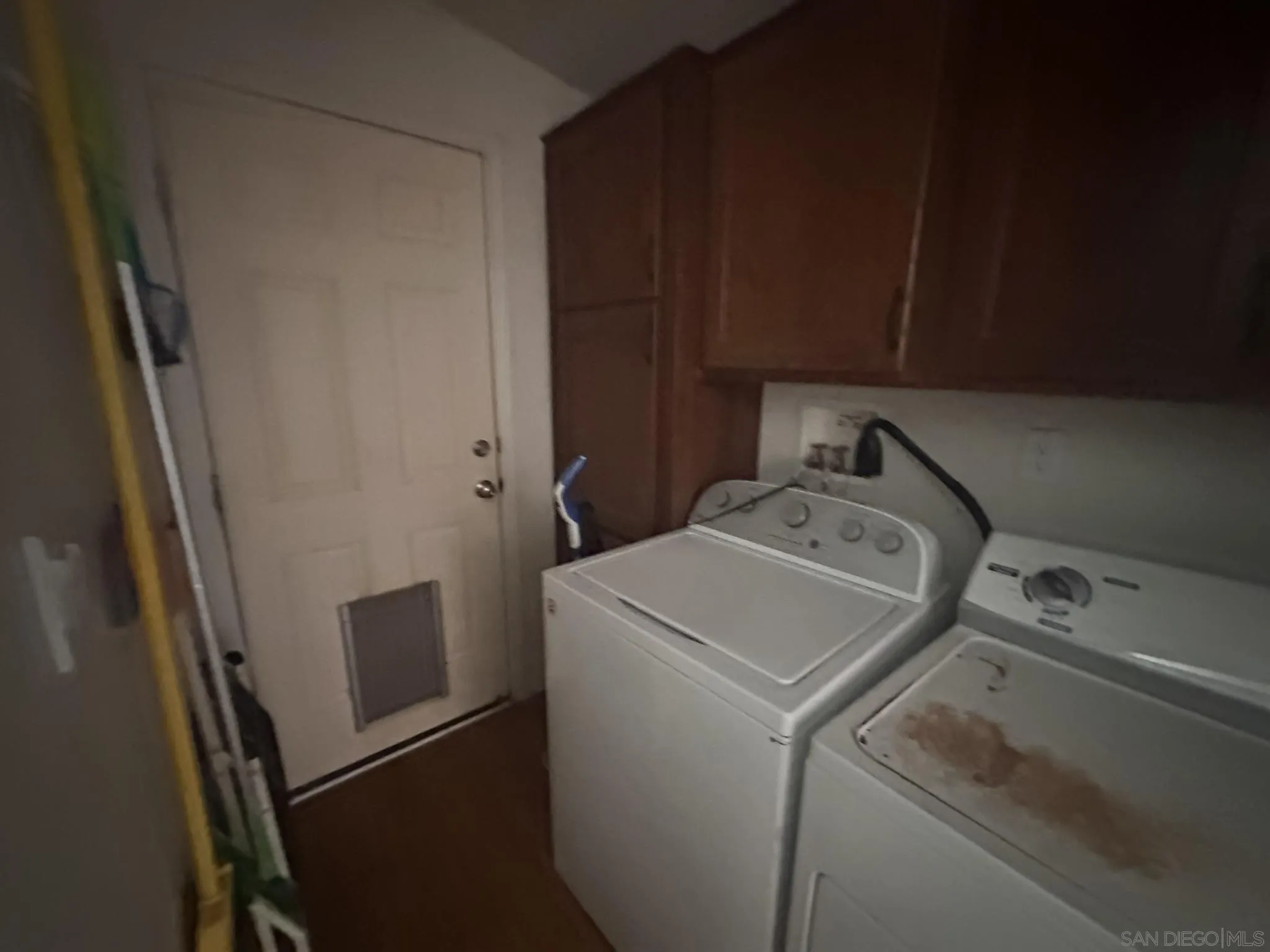 https://cdn.realtyfeed.com/cdn/127/260015795/0c1b696621afd5bbeb26ca9327442ca4.webp