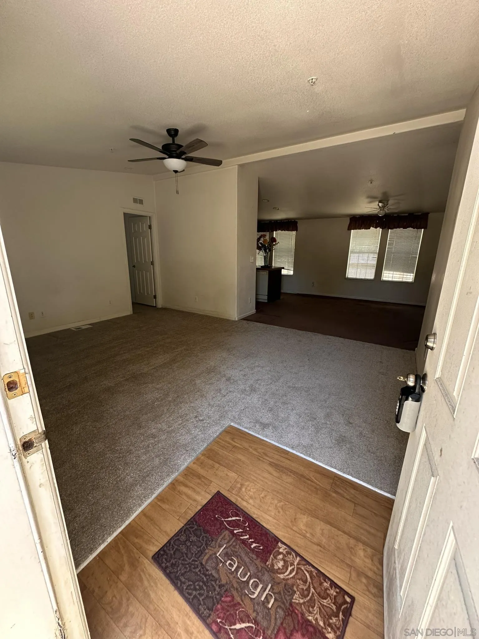 https://cdn.realtyfeed.com/cdn/127/260015795/5af2517651d348ef8afdb095f82ca4ff.webp