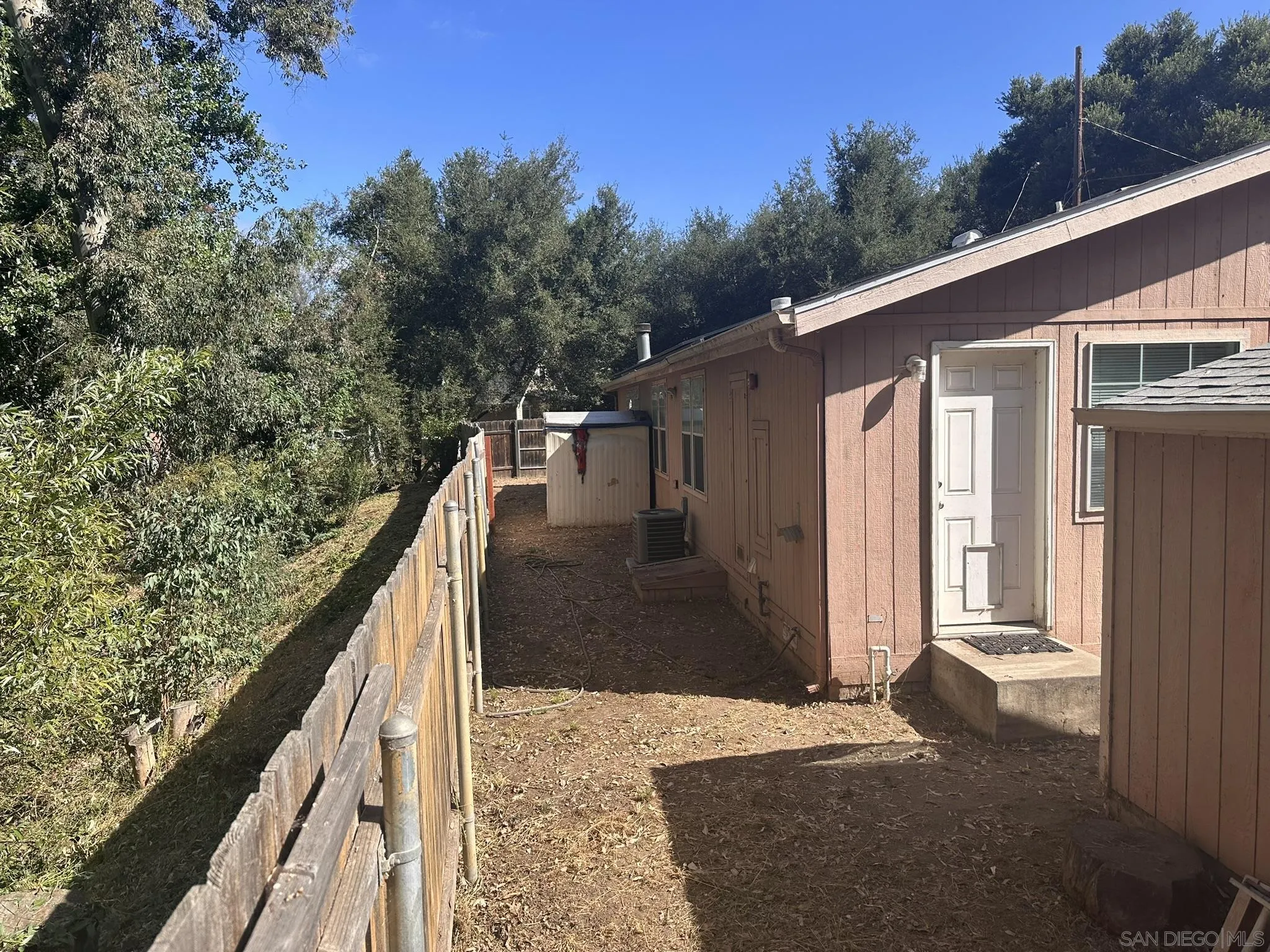 https://cdn.realtyfeed.com/cdn/127/260015795/b2cbd04c79869e2f1d49c7c02e0bde84.webp