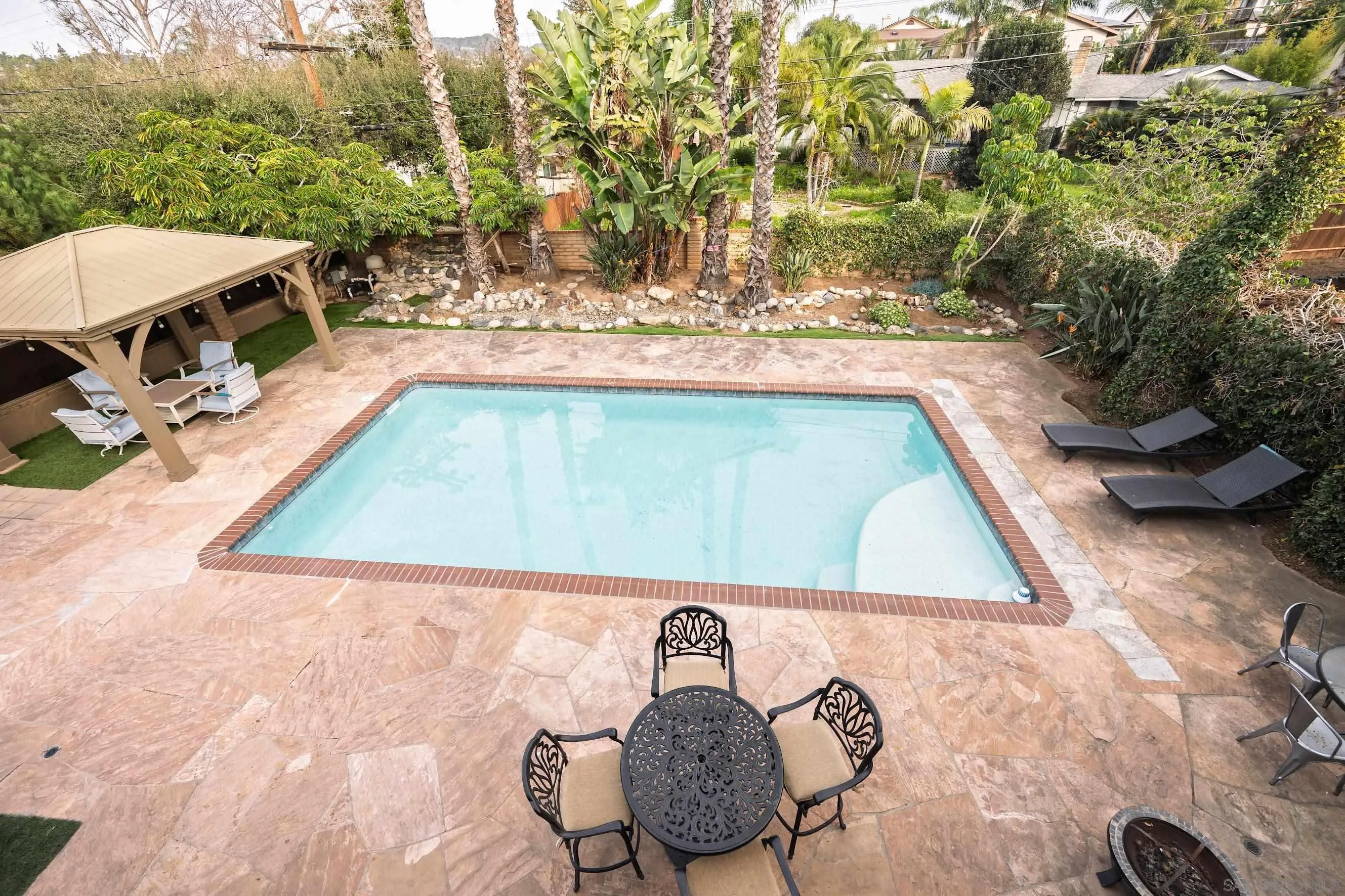 https://cdn.realtyfeed.com/cdn/127/260015796/114f0de300074fdbe3b22355faf696b8.webp