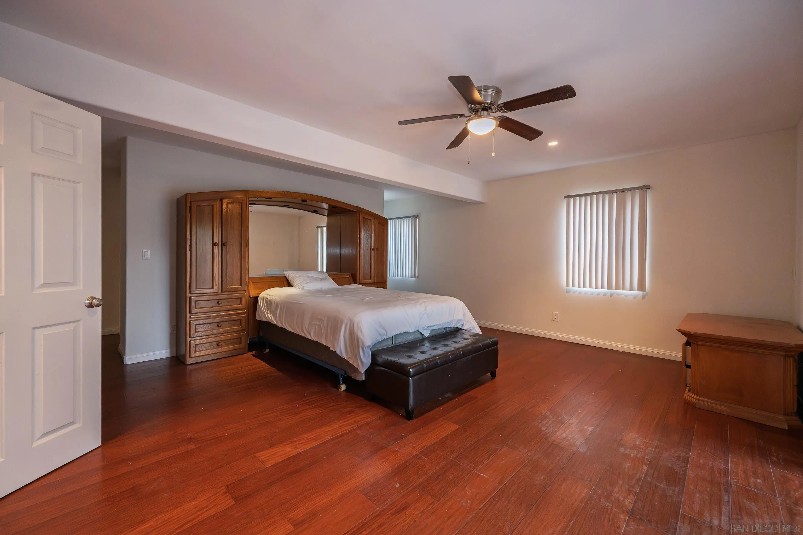 https://cdn.realtyfeed.com/cdn/127/260015796/47781ab09fe7adad2e8fada9a0c6a467.webp