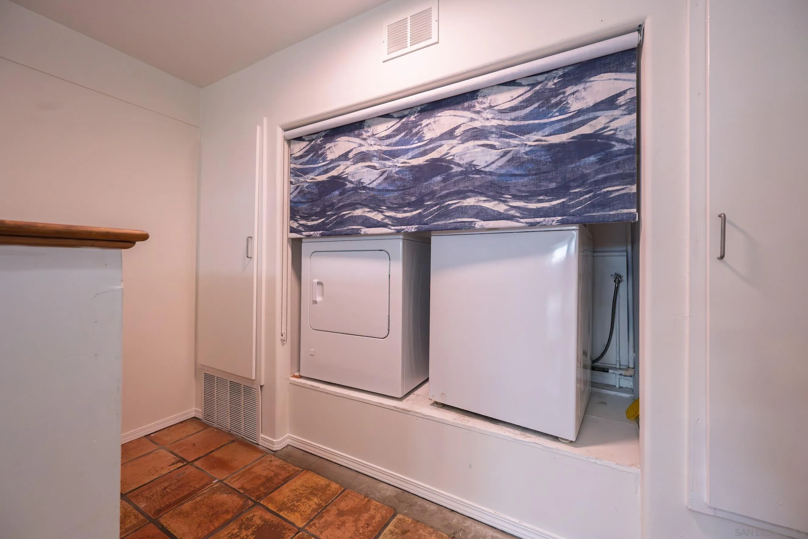 https://cdn.realtyfeed.com/cdn/127/260015796/75f98325377fcb300f158a6db12fc4a7.webp