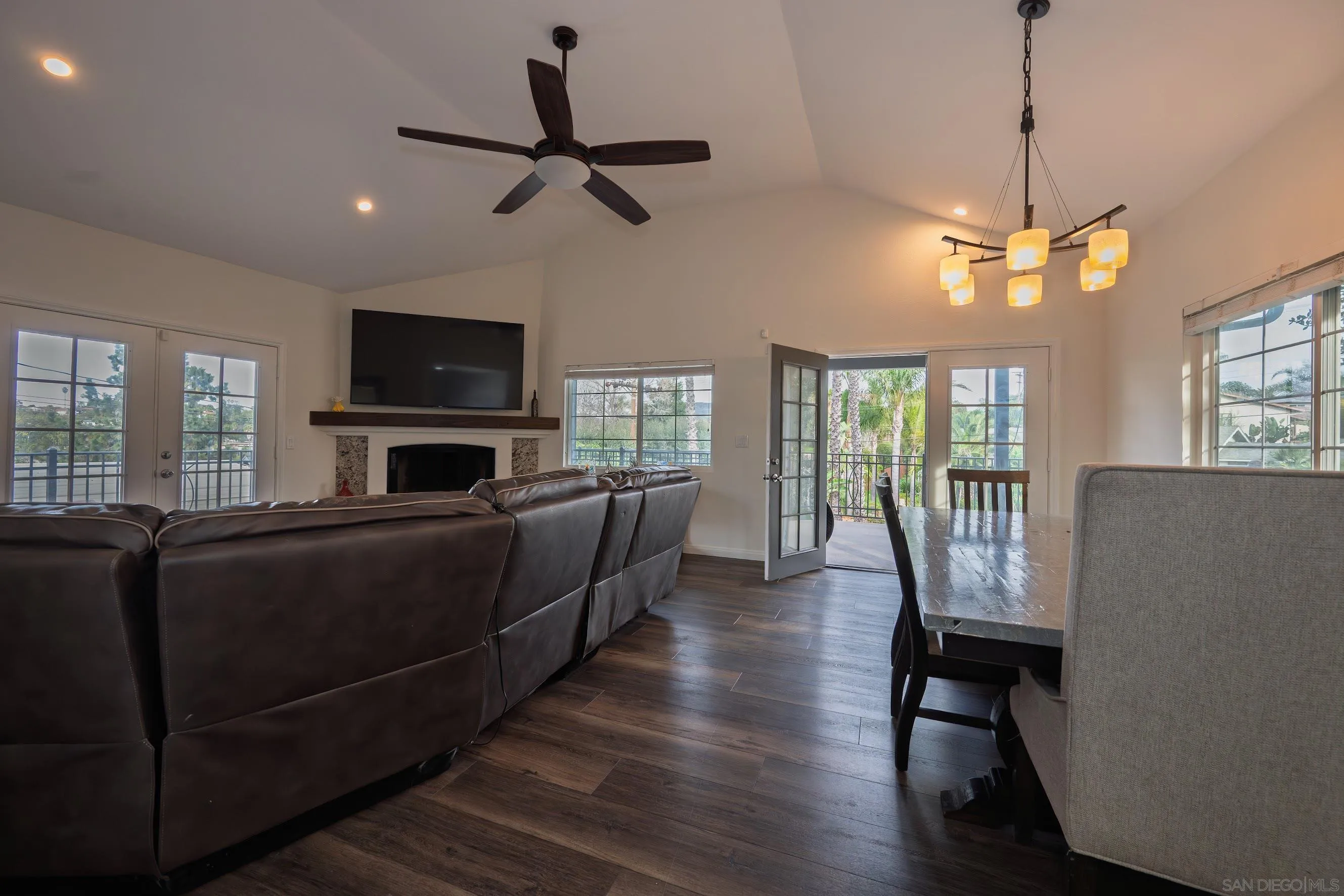 https://cdn.realtyfeed.com/cdn/127/260015796/81393ddbe350e2d12c3e63822920328b.webp