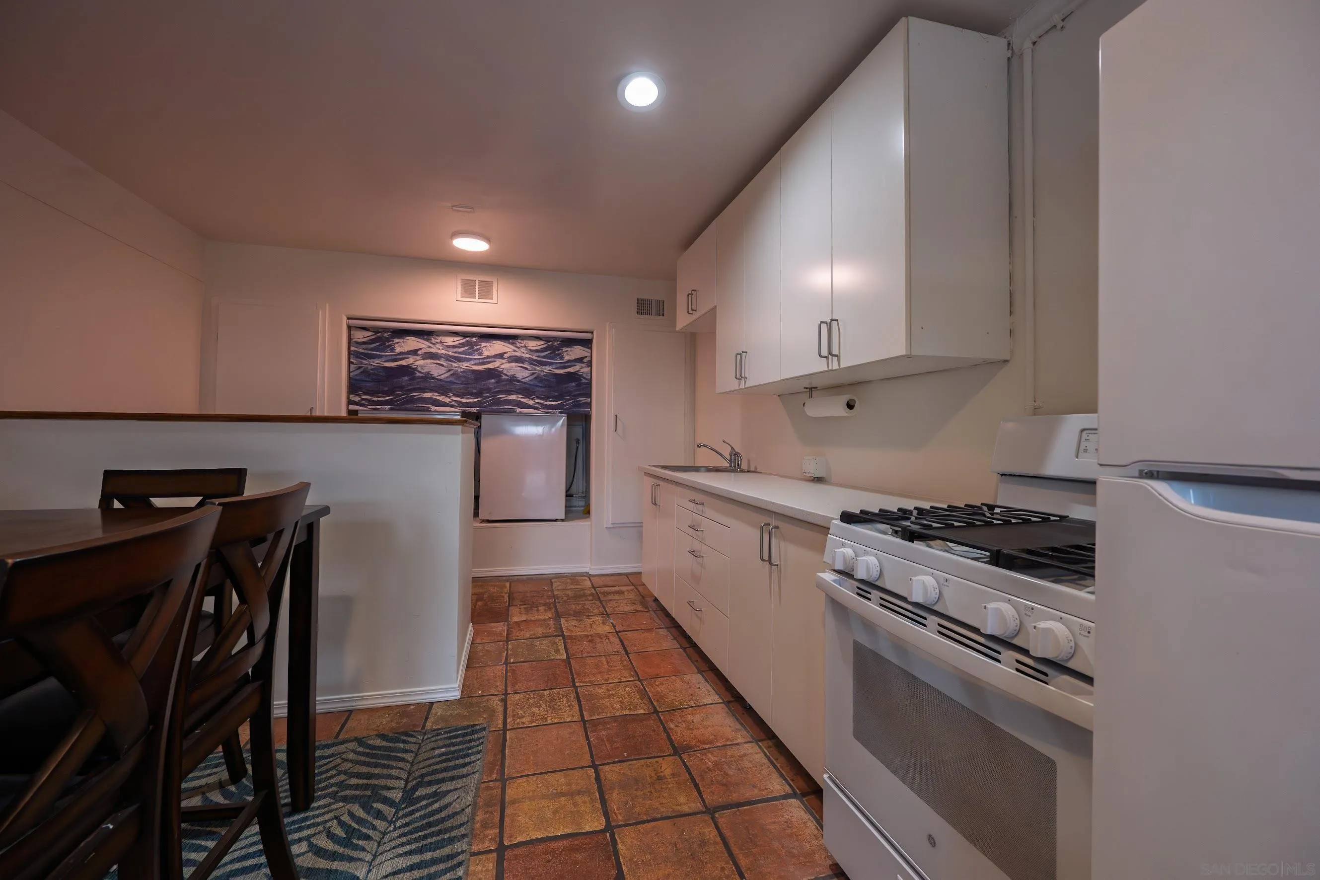https://cdn.realtyfeed.com/cdn/127/260015796/81ffd8584cc56452b41761b468b53a7e.webp