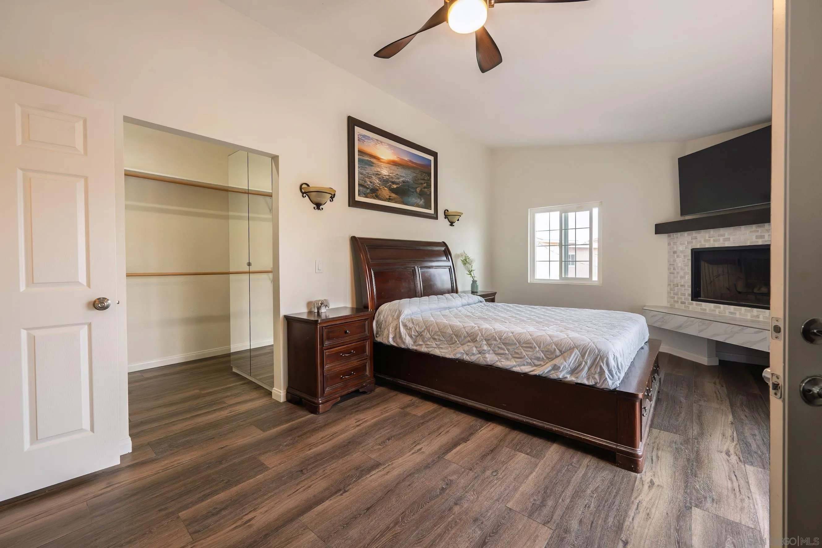 https://cdn.realtyfeed.com/cdn/127/260015796/88213ff69811cda1321c7ff3a32463b9.webp