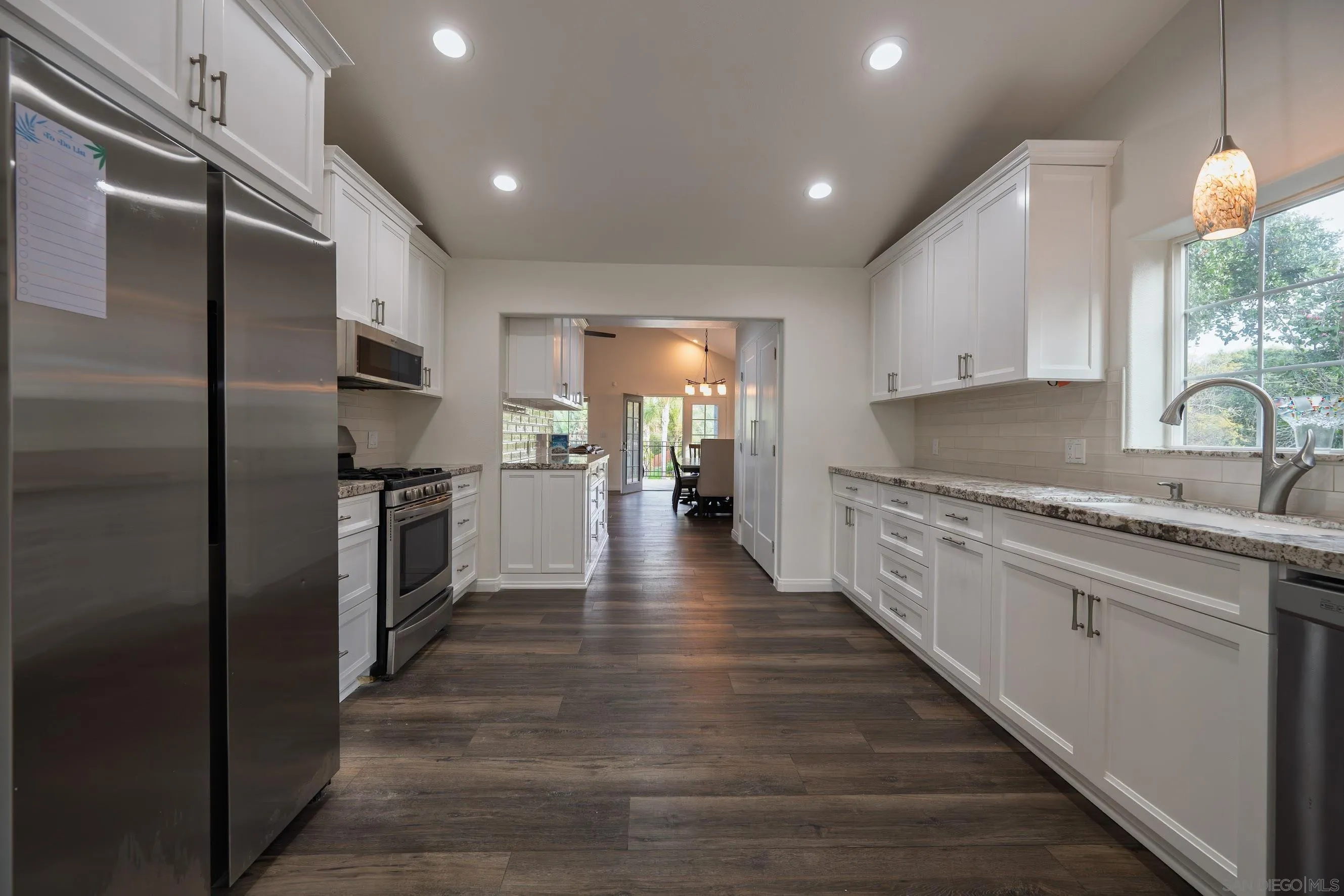 https://cdn.realtyfeed.com/cdn/127/260015796/8add32620d2b942c404b0582b7d93bee.webp