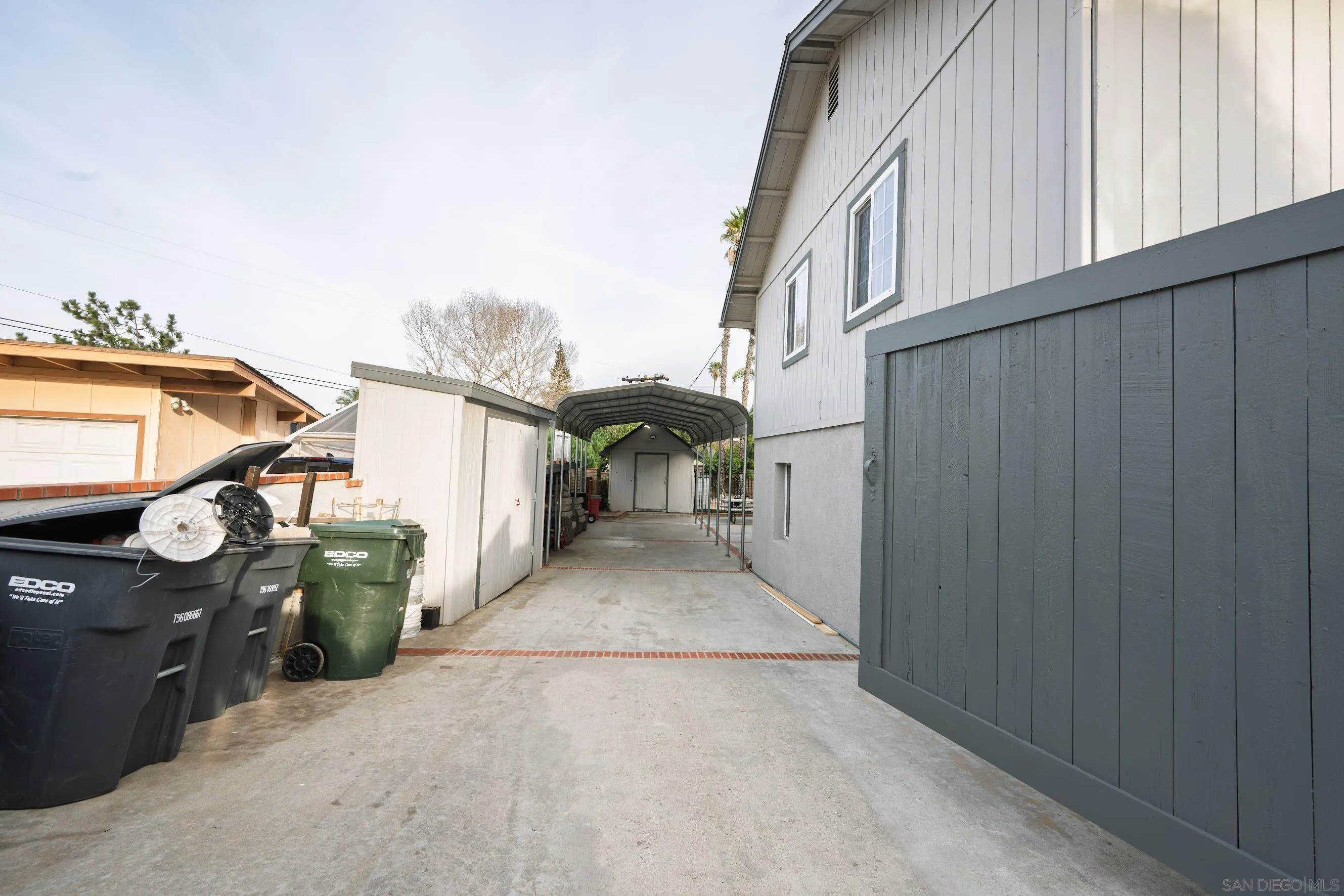 https://cdn.realtyfeed.com/cdn/127/260015796/9b7bcd4fcda6a69d7a37d56443f24b68.webp