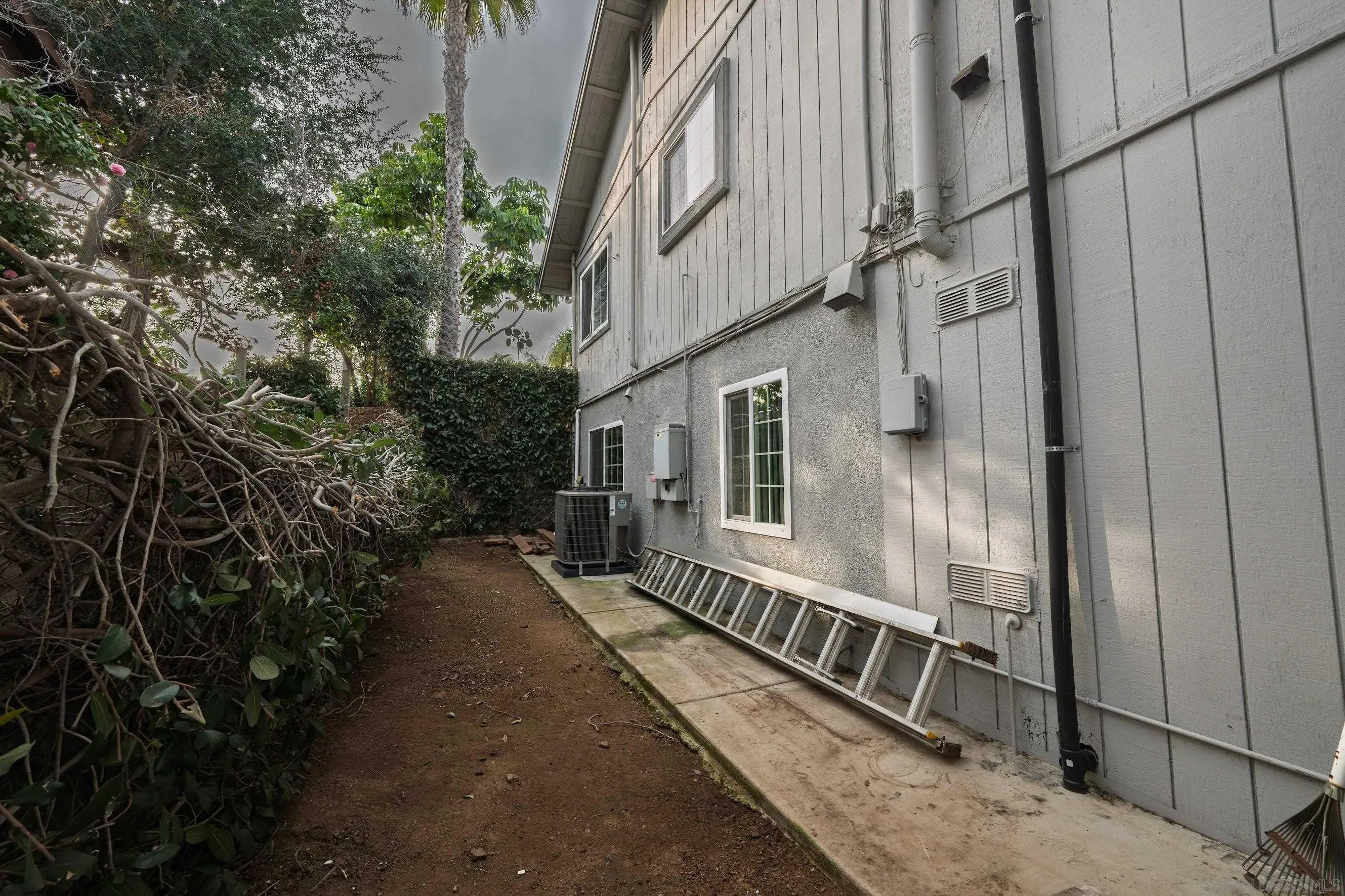 https://cdn.realtyfeed.com/cdn/127/260015796/9f75f12d6fb9578ee0fccd1820b28a94.webp