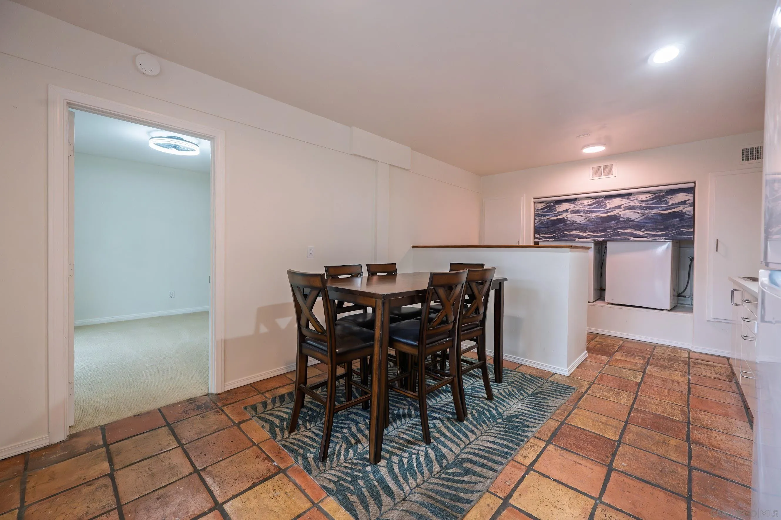 https://cdn.realtyfeed.com/cdn/127/260015796/b09c08f09103bd55f651e03b1a170c95.webp