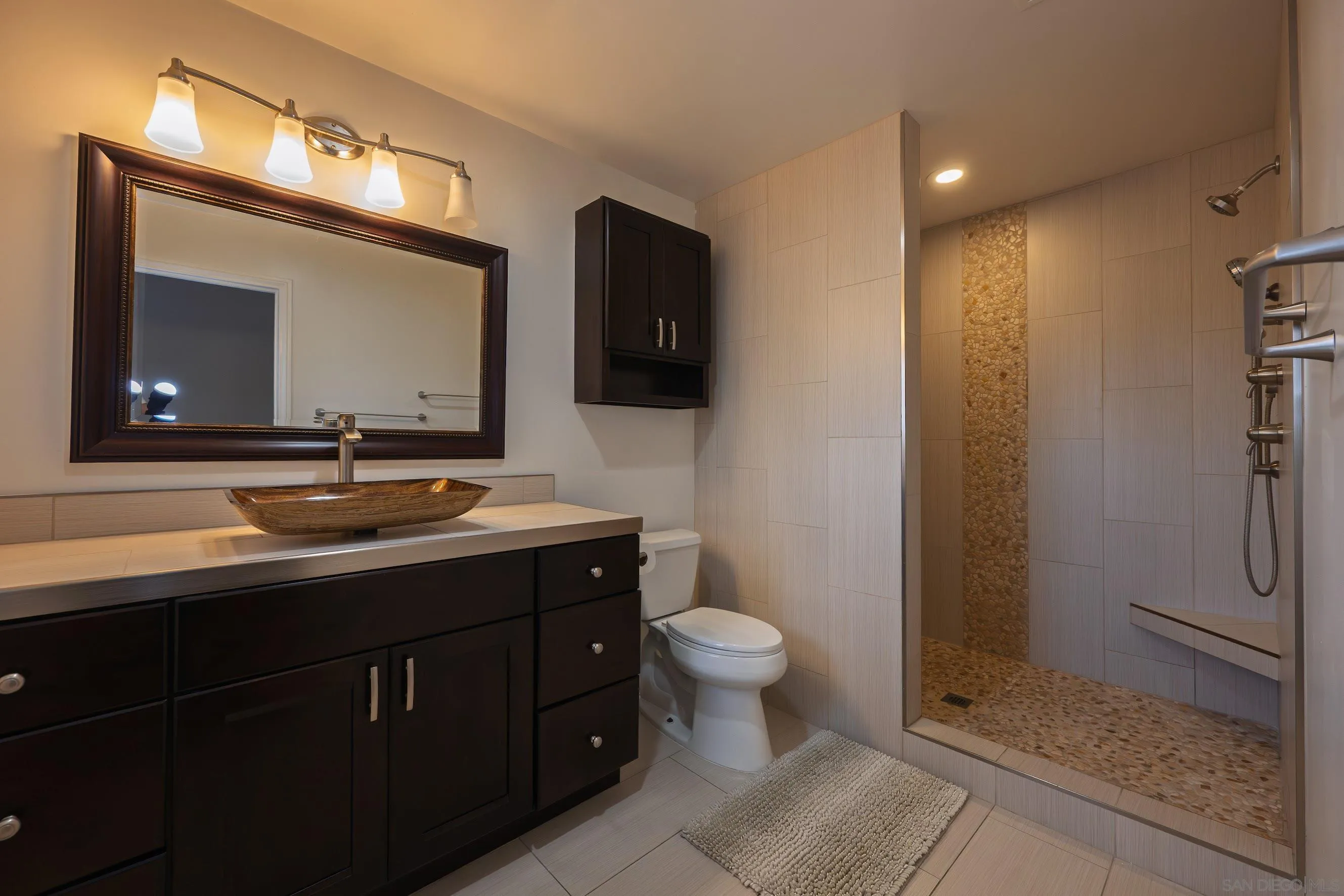 https://cdn.realtyfeed.com/cdn/127/260015796/d1021b582ac745a7af99859fca4c2761.webp
