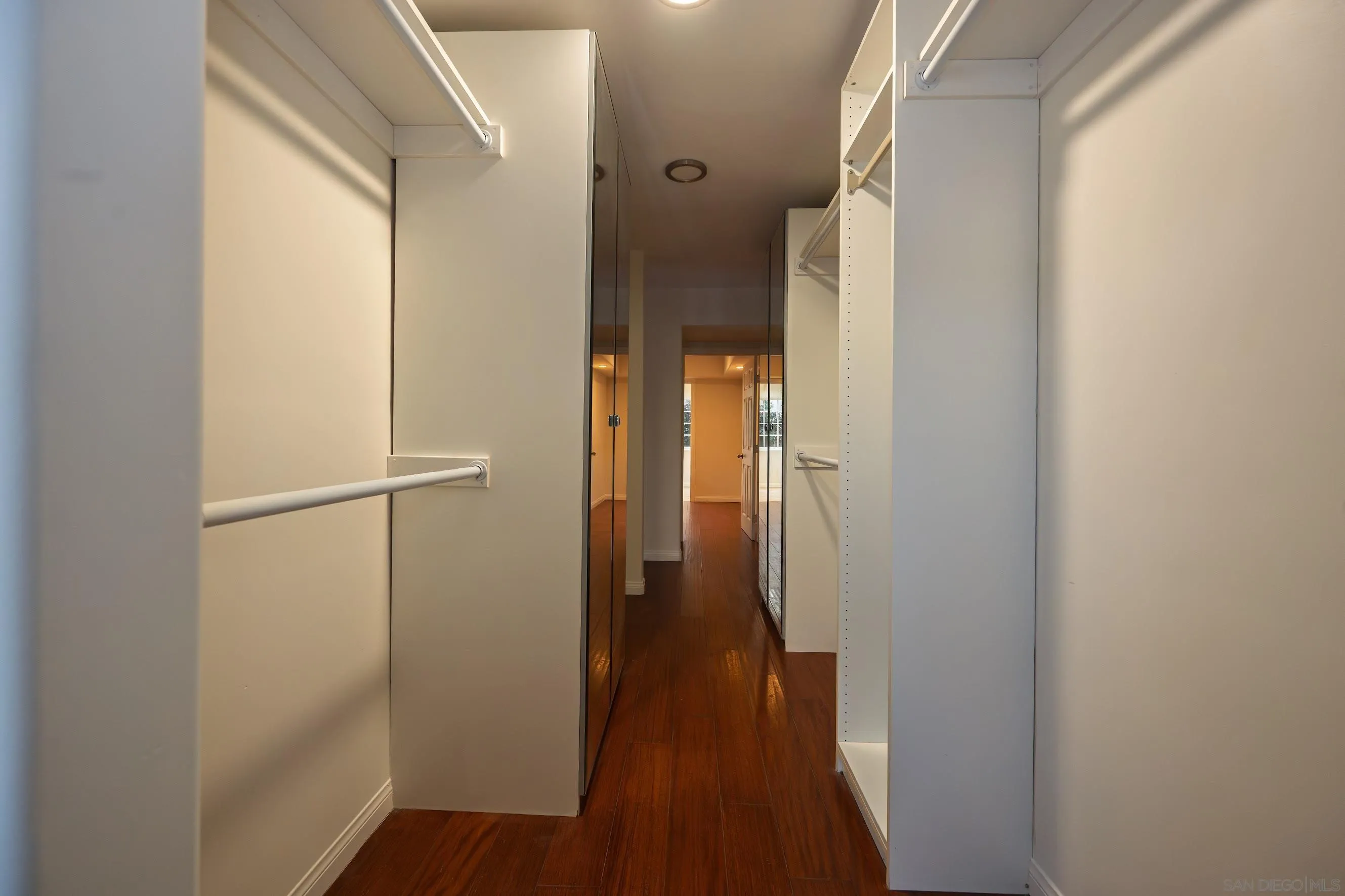 https://cdn.realtyfeed.com/cdn/127/260015796/e3a1ef317dfadd6323c0ace59ec12381.webp