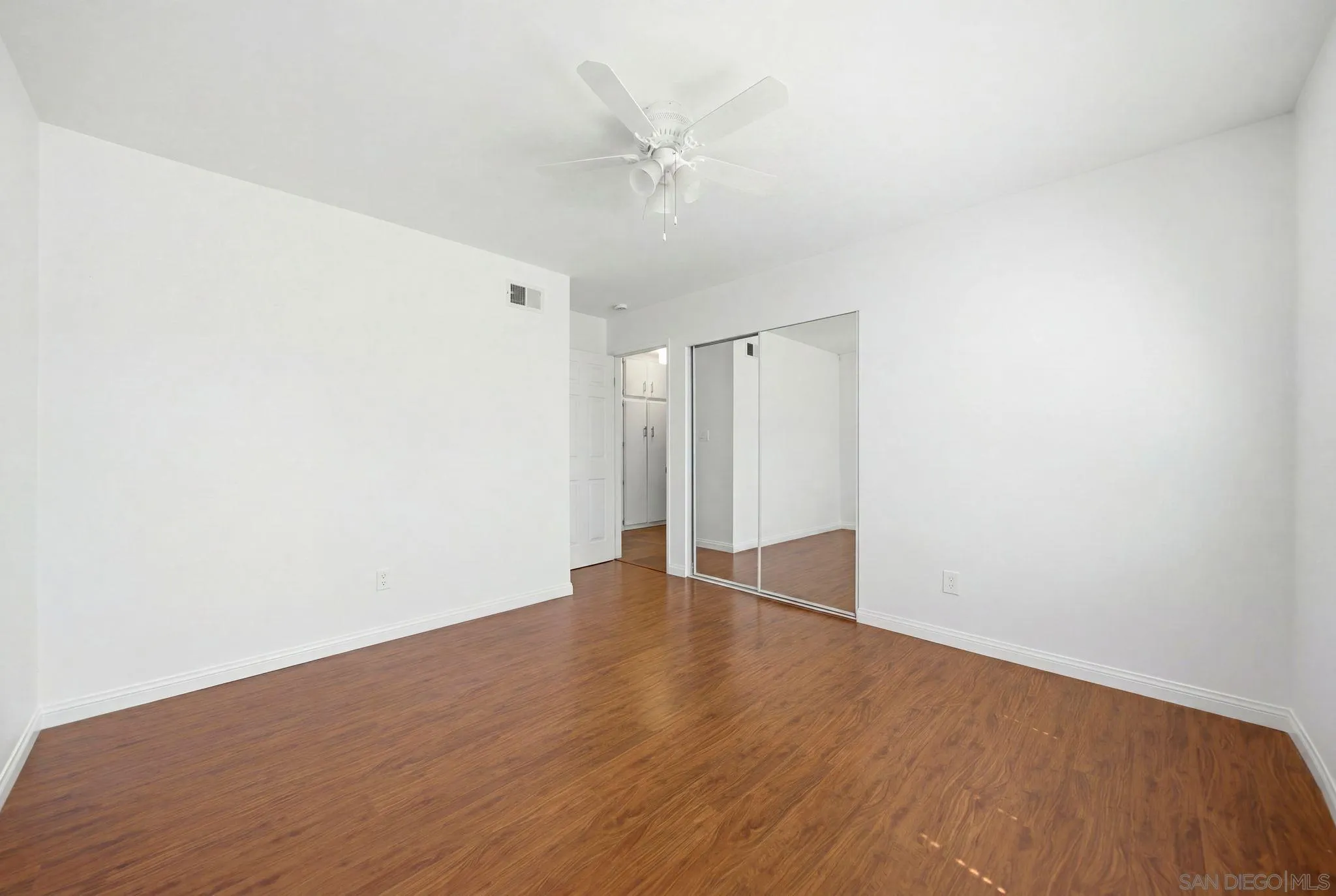 https://cdn.realtyfeed.com/cdn/127/260015807/152c596f76a24d30ffd0b78140939adc.webp