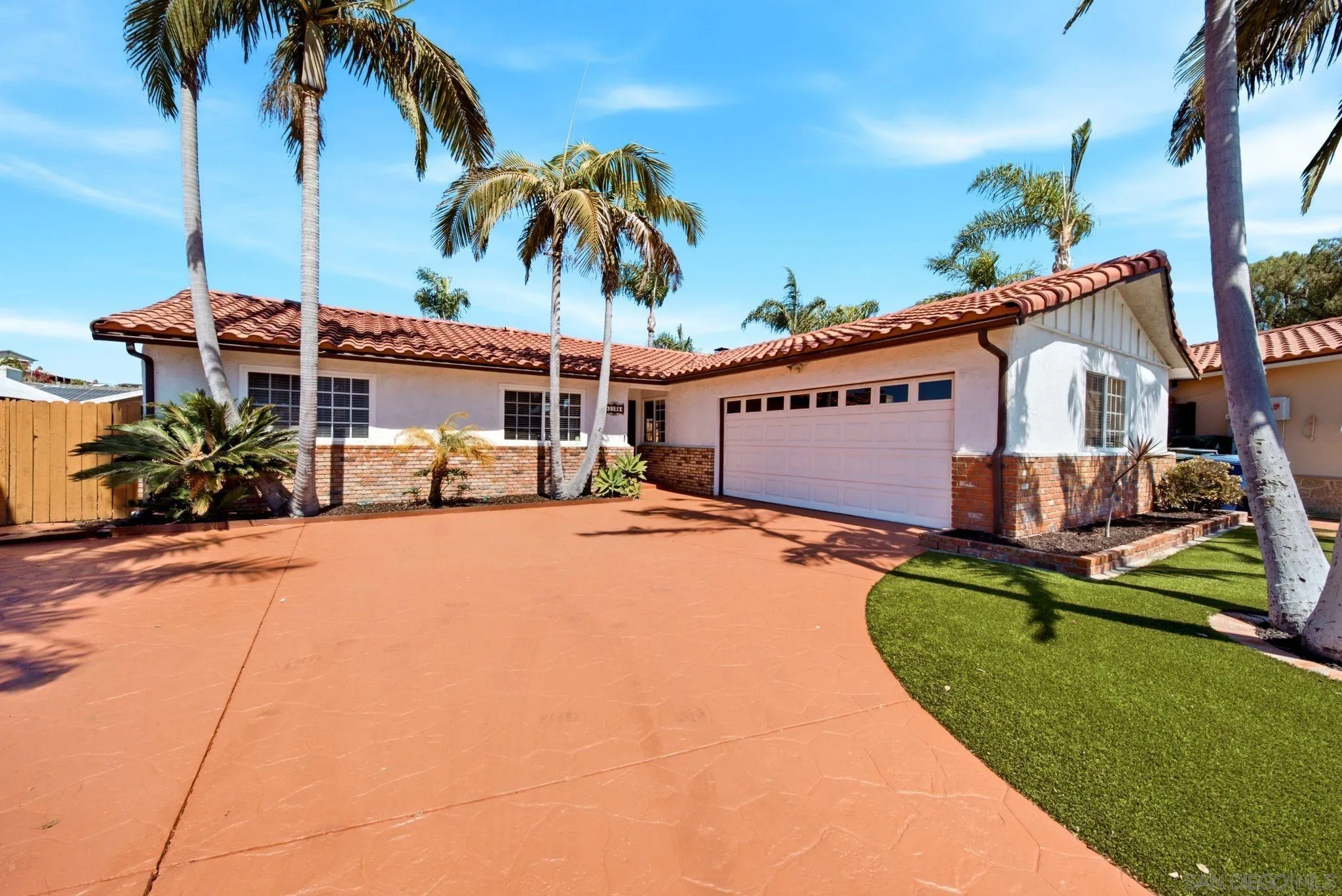 https://cdn.realtyfeed.com/cdn/127/260015807/300bdb4c088268e7105d0f7bb77d7bec.webp