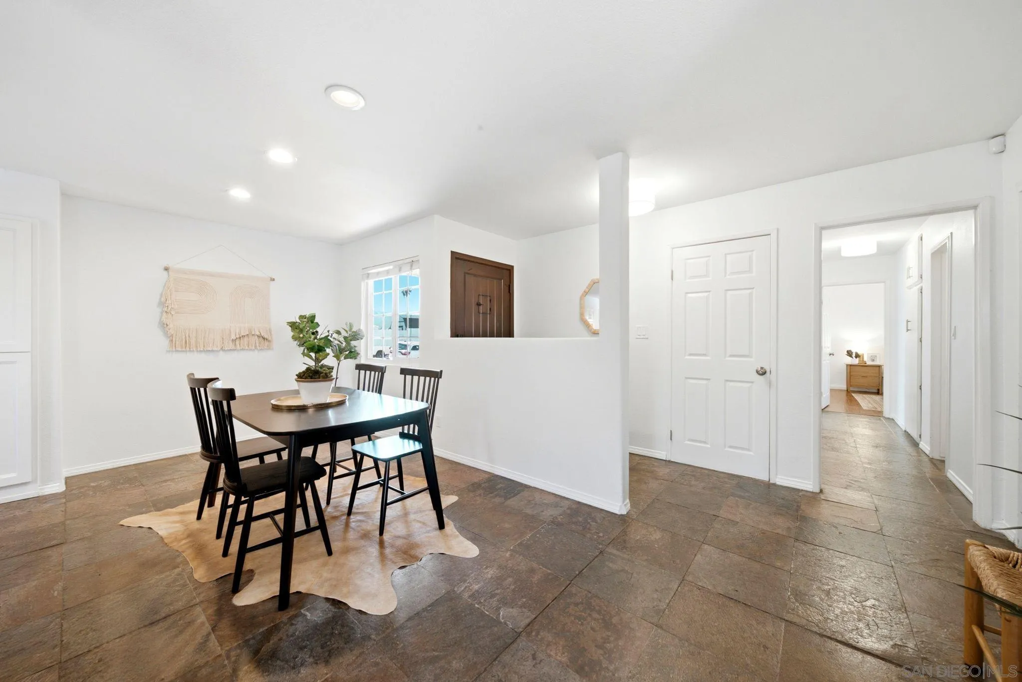 https://cdn.realtyfeed.com/cdn/127/260015807/367d4c818d50f20daa8c3f12419ab5db.webp