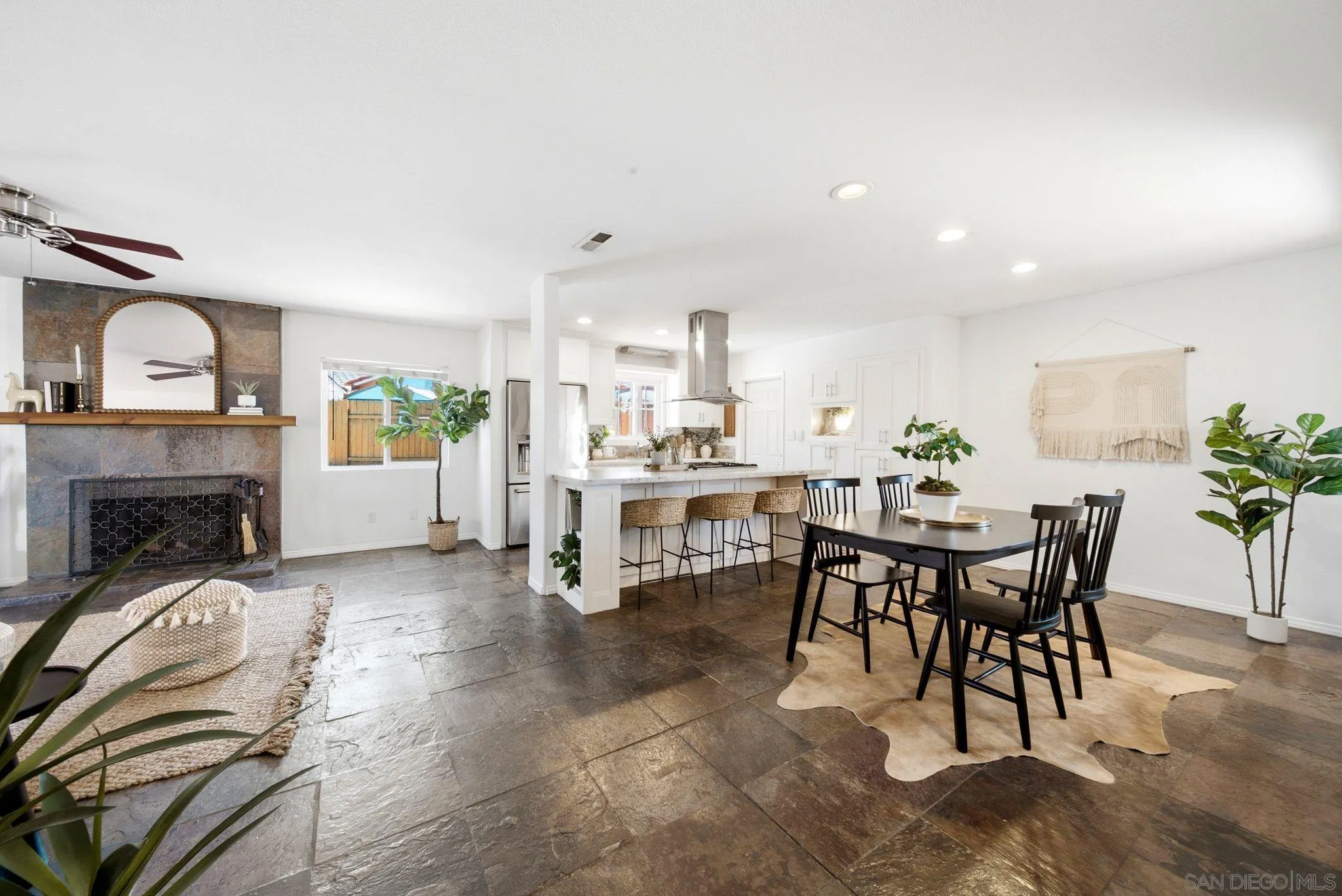 https://cdn.realtyfeed.com/cdn/127/260015807/3a32feb6dd7926442801217d26ac26b8.webp