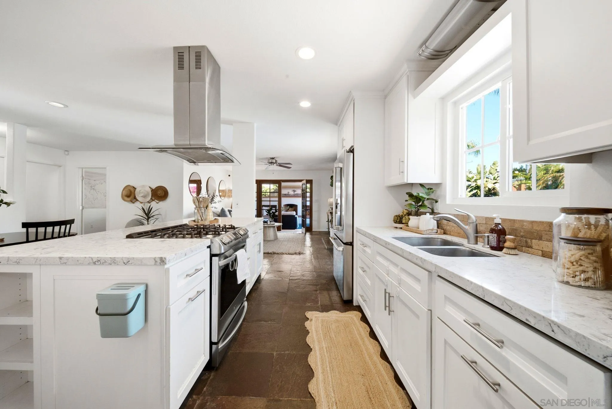 https://cdn.realtyfeed.com/cdn/127/260015807/5602da611f6aa703612b25bdb2b6bbff.webp