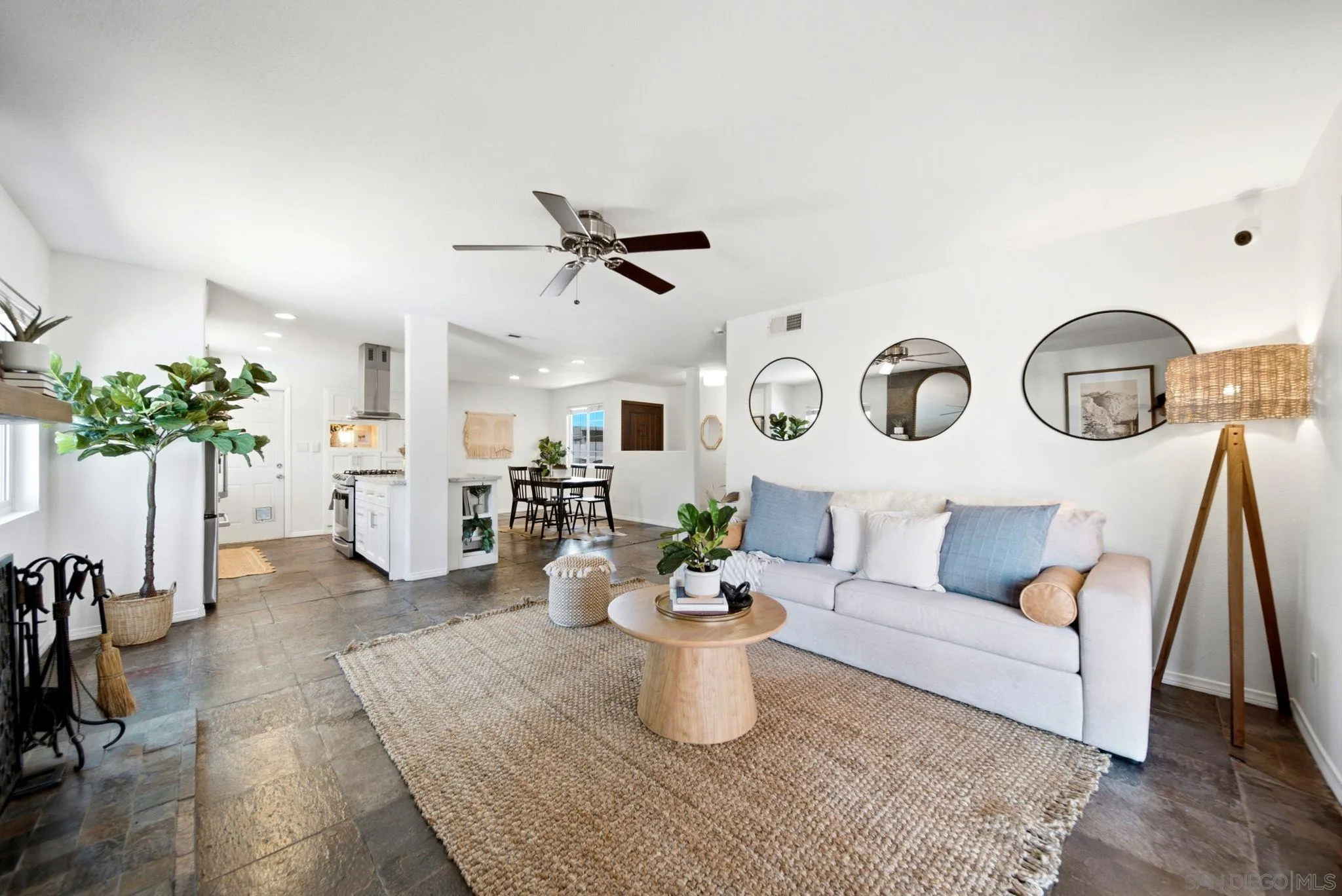 https://cdn.realtyfeed.com/cdn/127/260015807/a121124e3e735e67eea3d81598703c89.webp