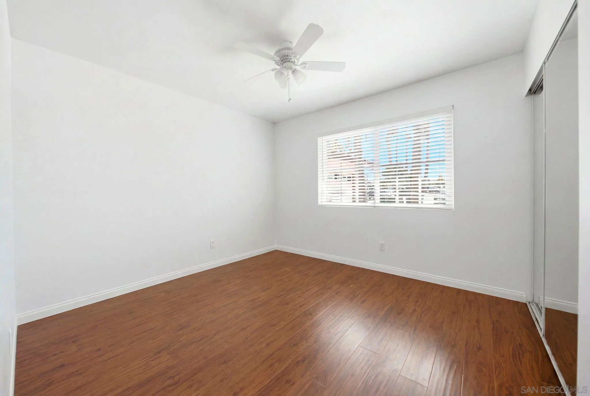 https://cdn.realtyfeed.com/cdn/127/260015807/bfc8164757519c88d33838d8dd0caa2c.webp