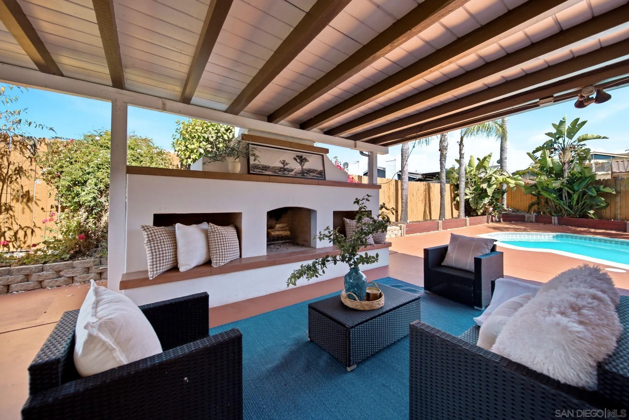 https://cdn.realtyfeed.com/cdn/127/260015807/cca4633e8b5e8c4c6db35991b455077f.webp