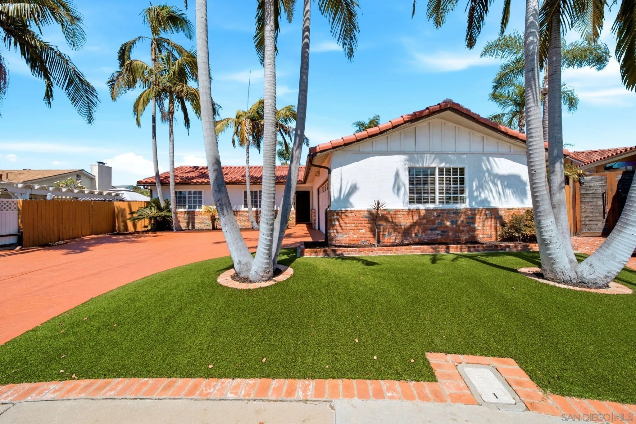 https://cdn.realtyfeed.com/cdn/127/260015807/ce8ce9b91623d0dd488be2d4aebb7d7f.webp