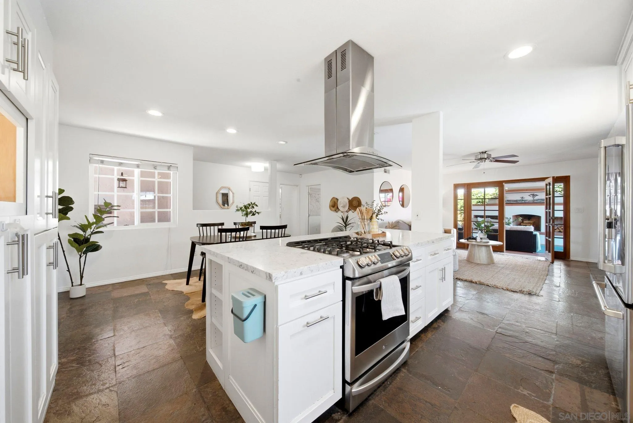 https://cdn.realtyfeed.com/cdn/127/260015807/eb751cb2fefb8c0a3b53d579f9e81720.webp