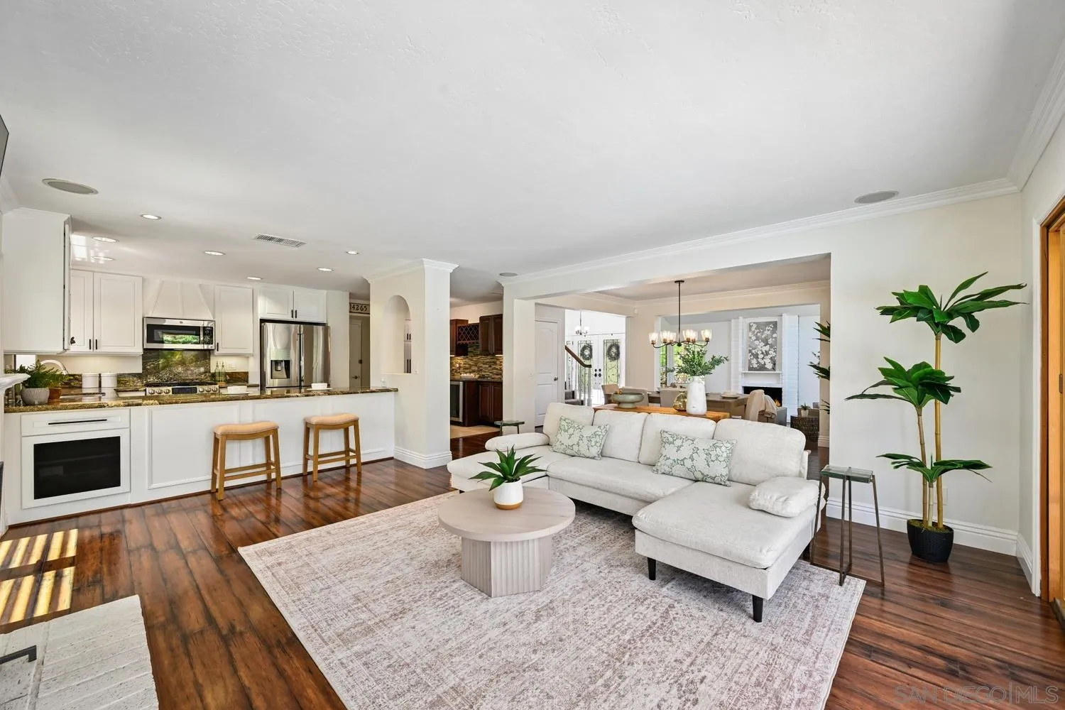 https://cdn.realtyfeed.com/cdn/127/260015809/a73cebb7c9ddb216ca040ef98c01753c.webp