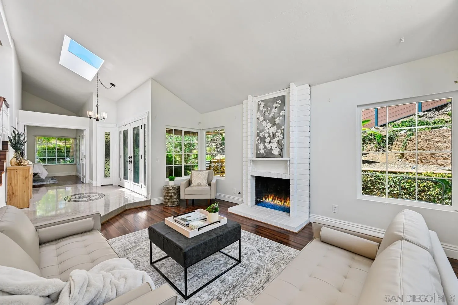 https://cdn.realtyfeed.com/cdn/127/260015809/ffebb53b2267661b14d31945014c1853.webp