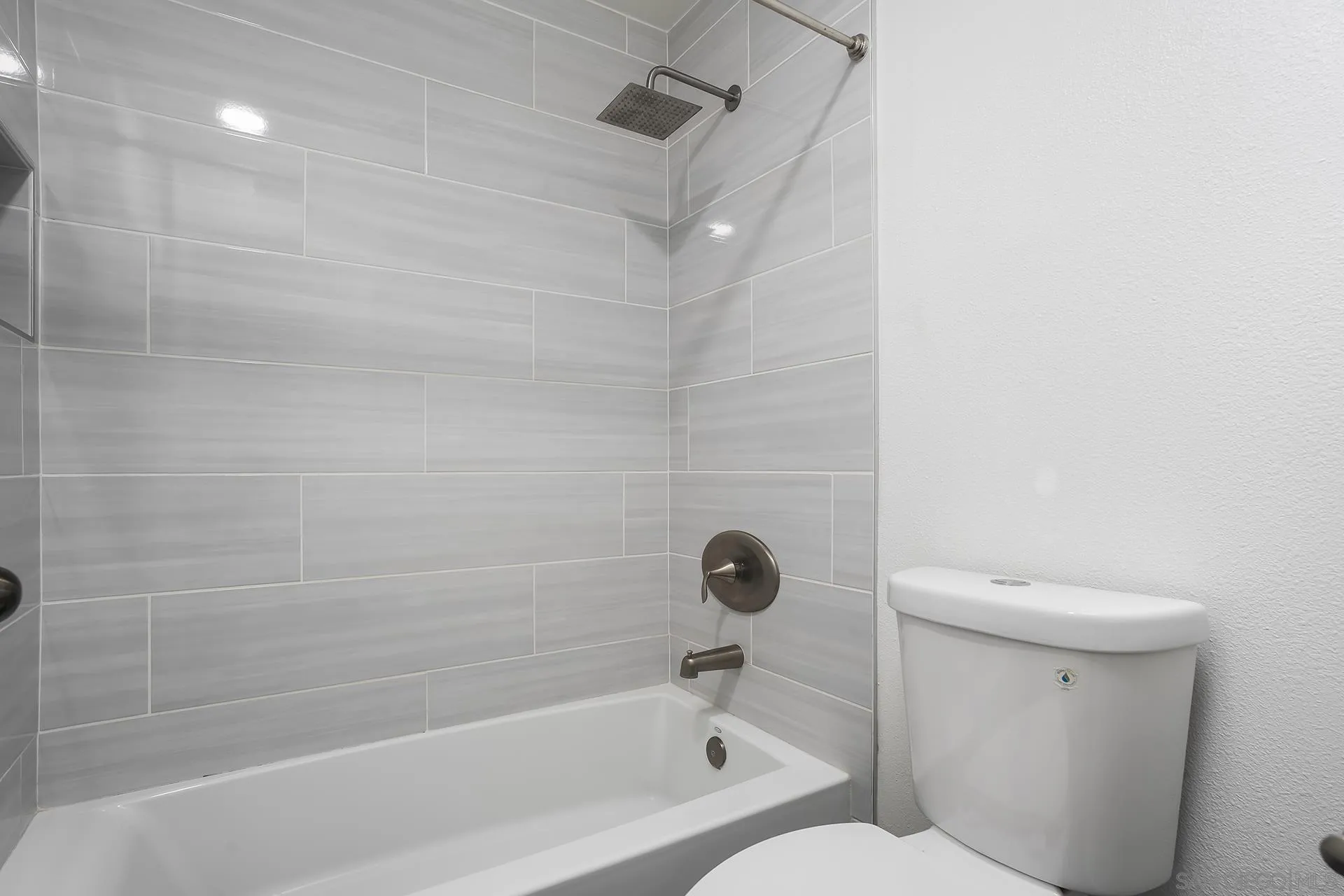 Photo #24: 260015812 Listing: Photo #24