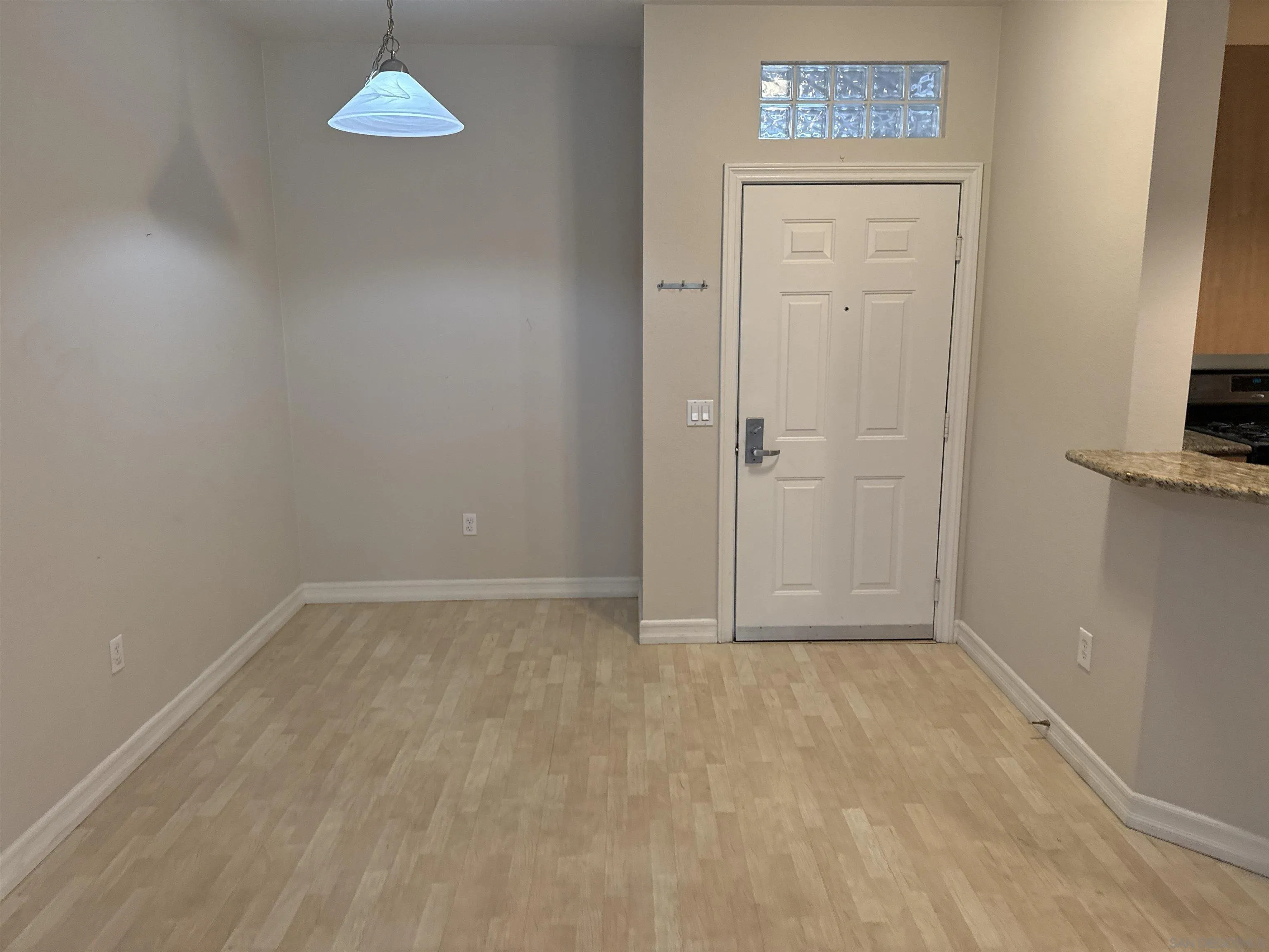 https://cdn.realtyfeed.com/cdn/127/260015813/1d503fde79d3115235d430291032d0a2.webp