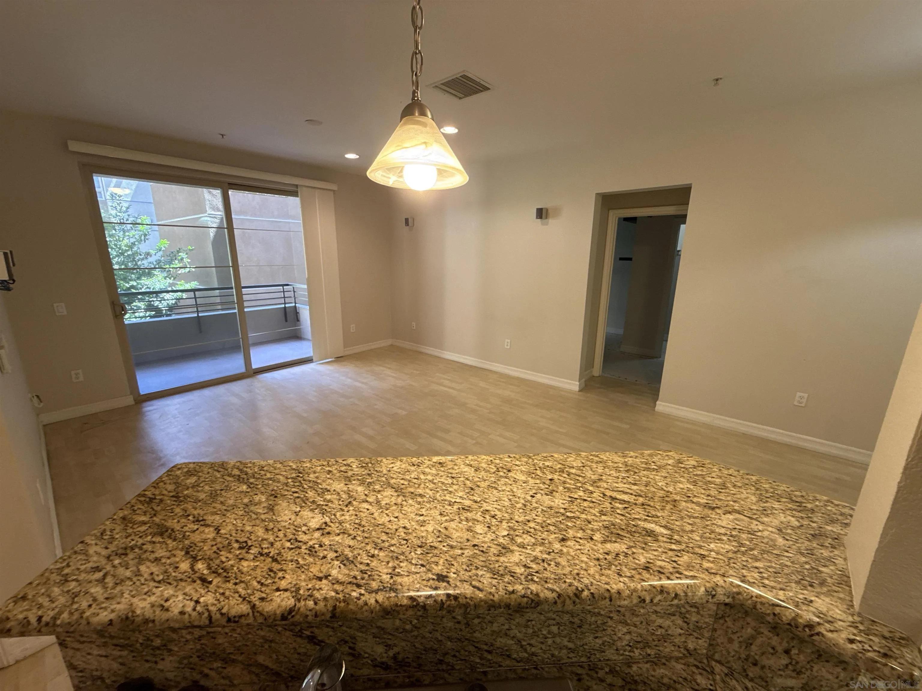 https://cdn.realtyfeed.com/cdn/127/260015813/254684d13544680094cb744fbec8cf3a.webp