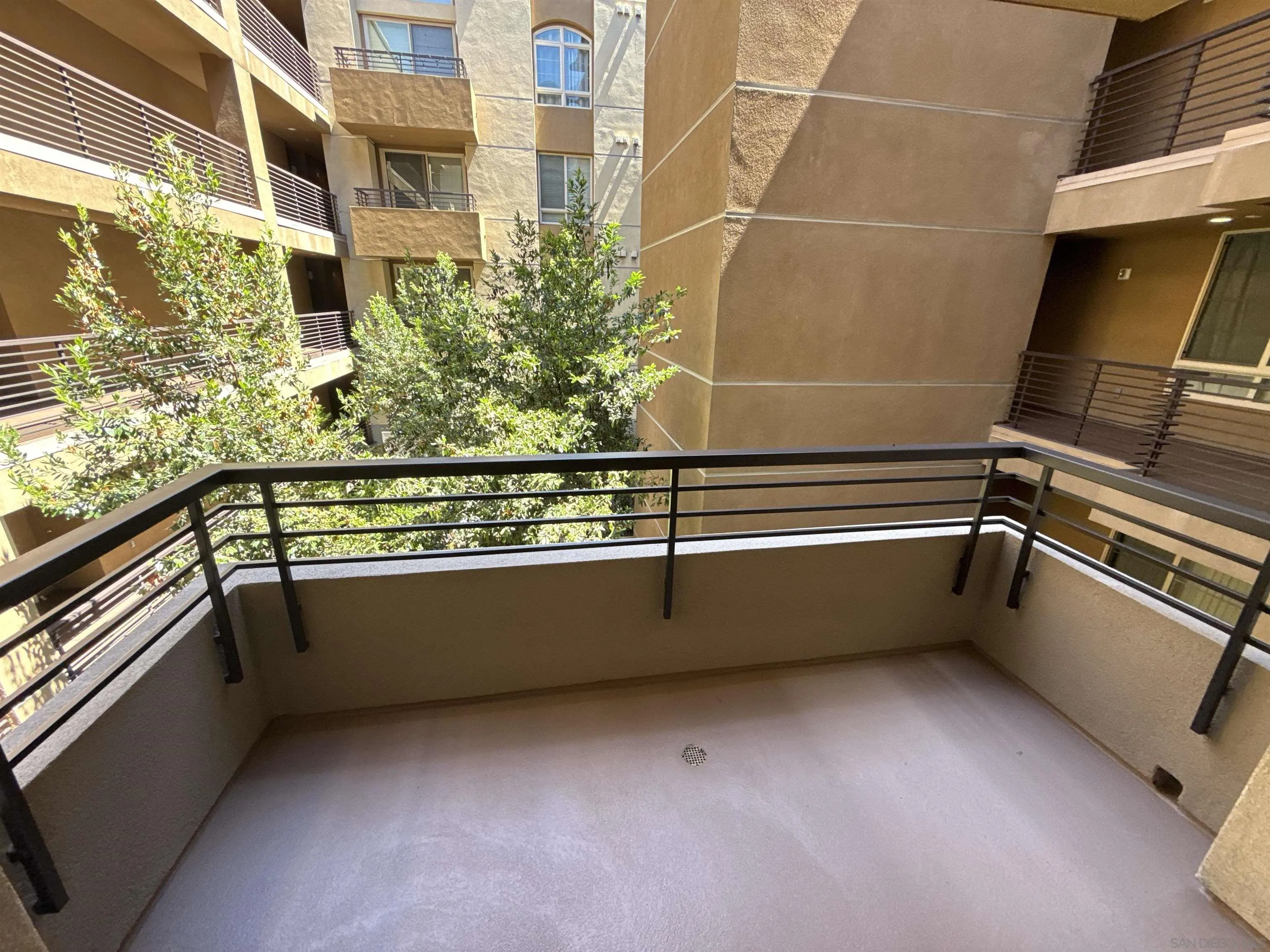 https://cdn.realtyfeed.com/cdn/127/260015813/283a05254e2ac155cf34247d75cb3632.webp