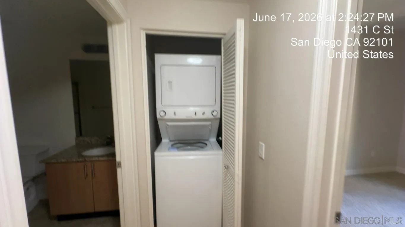 https://cdn.realtyfeed.com/cdn/127/260015813/58dc1e8657b7e7fcf8f0388055c7f212.webp