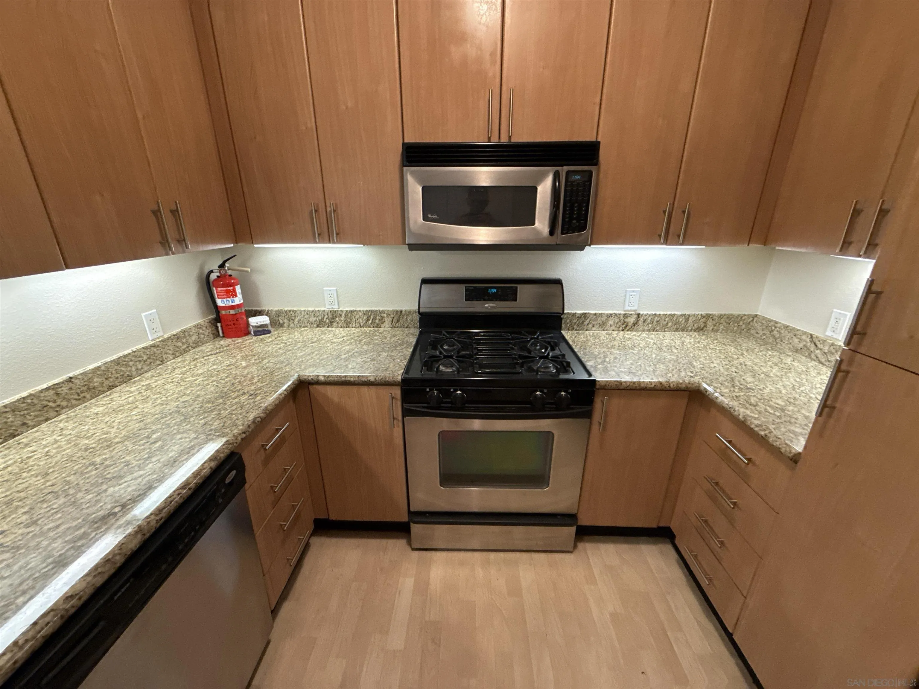 https://cdn.realtyfeed.com/cdn/127/260015813/61f10349aa91896058f51ce4f4235e7d.webp