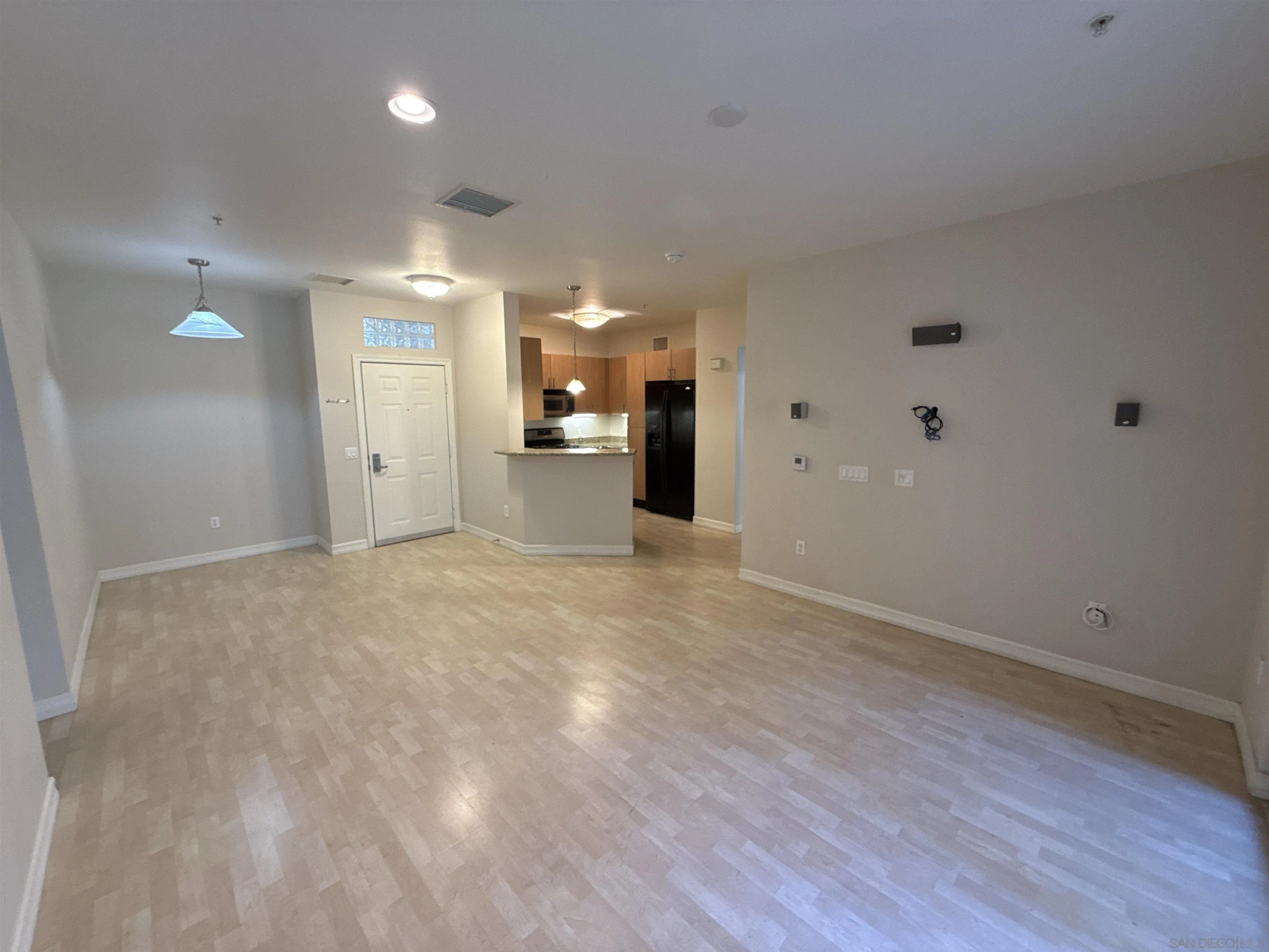https://cdn.realtyfeed.com/cdn/127/260015813/6217d1c33f4b7fd42b4605416897be9f.webp