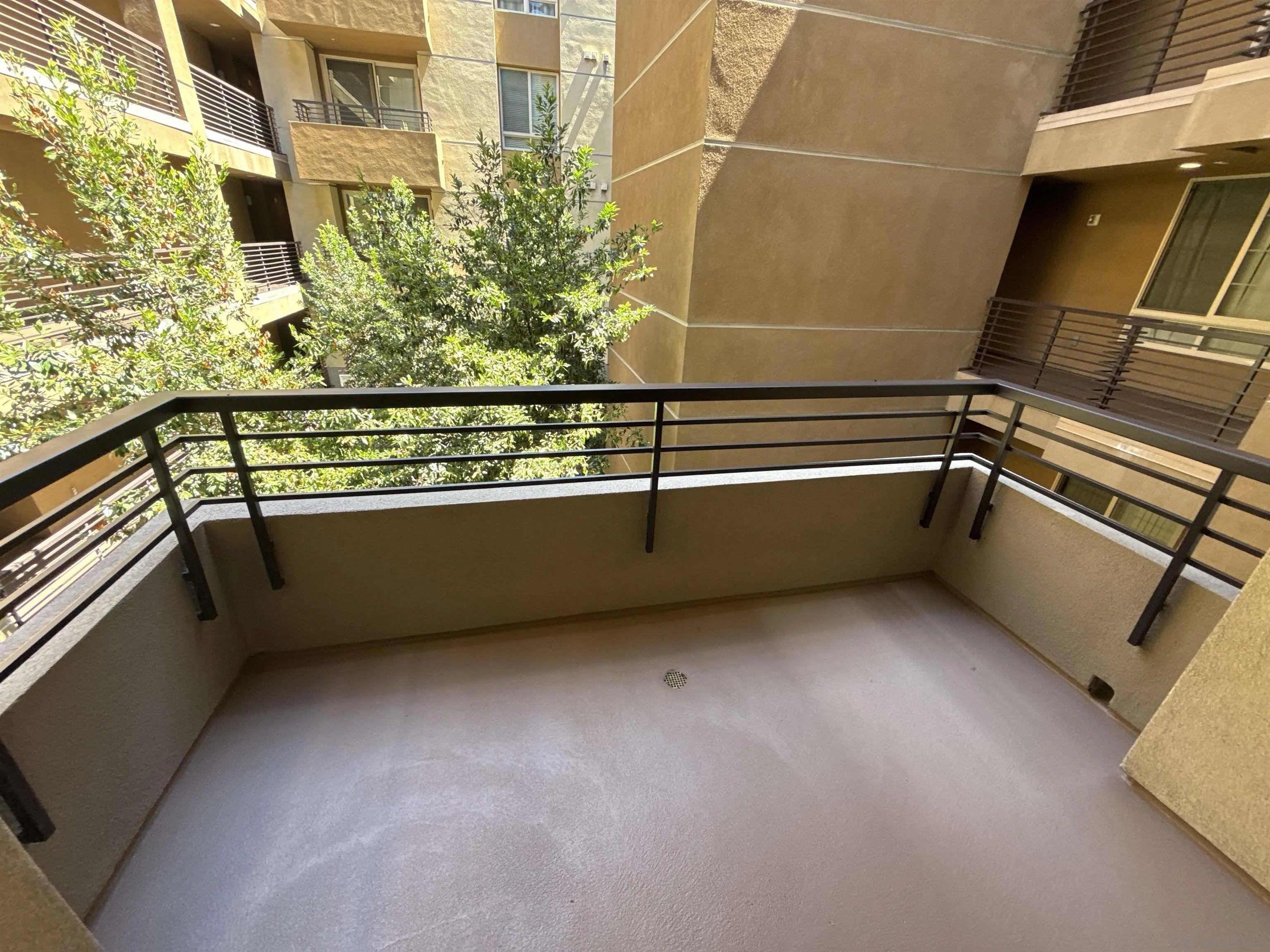 https://cdn.realtyfeed.com/cdn/127/260015813/65b95b418f7a86e7200647898ed89bc8.webp