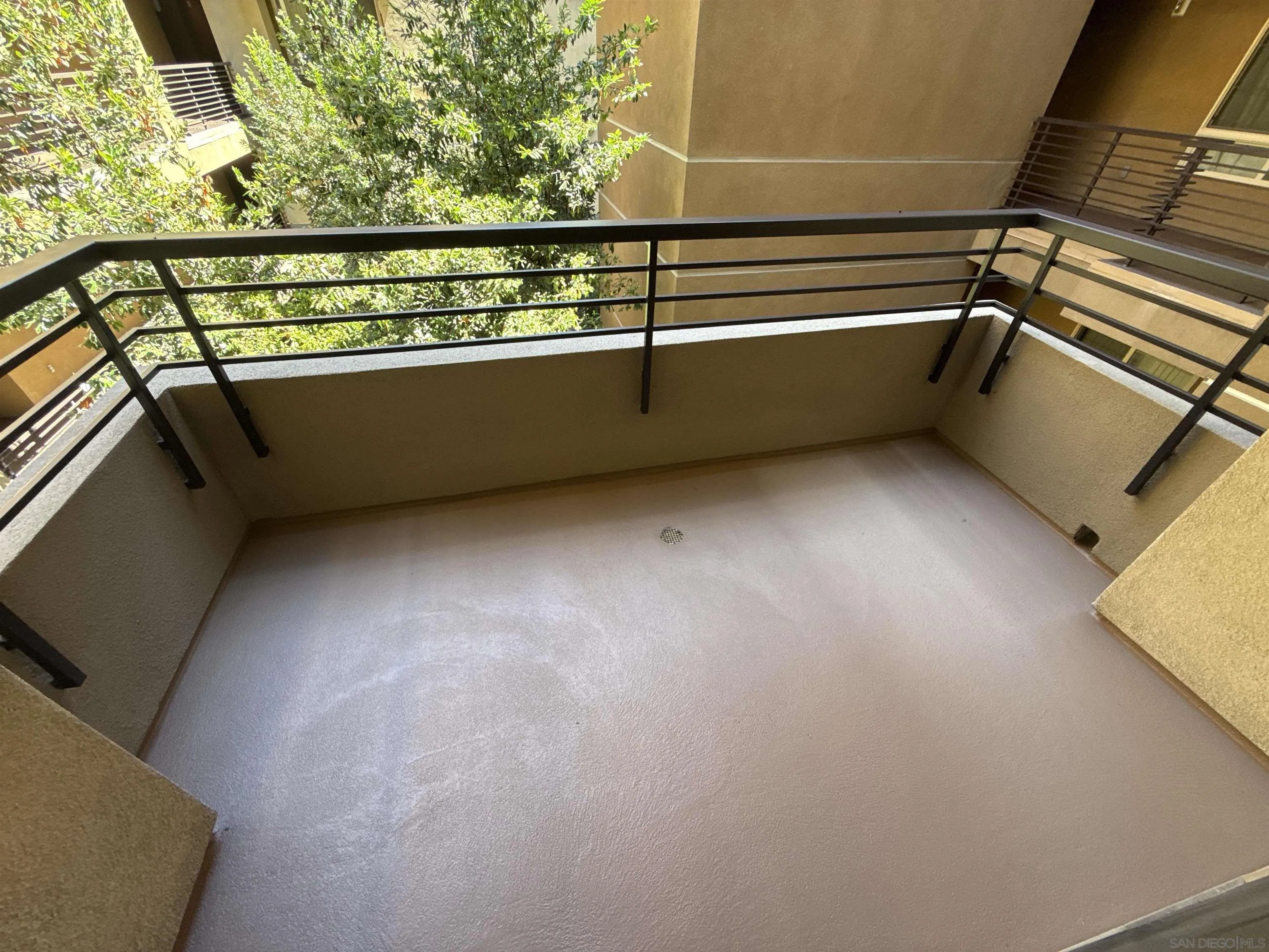https://cdn.realtyfeed.com/cdn/127/260015813/721315c0dd393887c8ac5aba92af71d1.webp