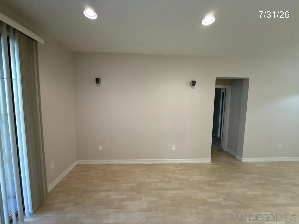 https://cdn.realtyfeed.com/cdn/127/260015813/842d27edd202d54c787a1d8c3f4aae09.webp