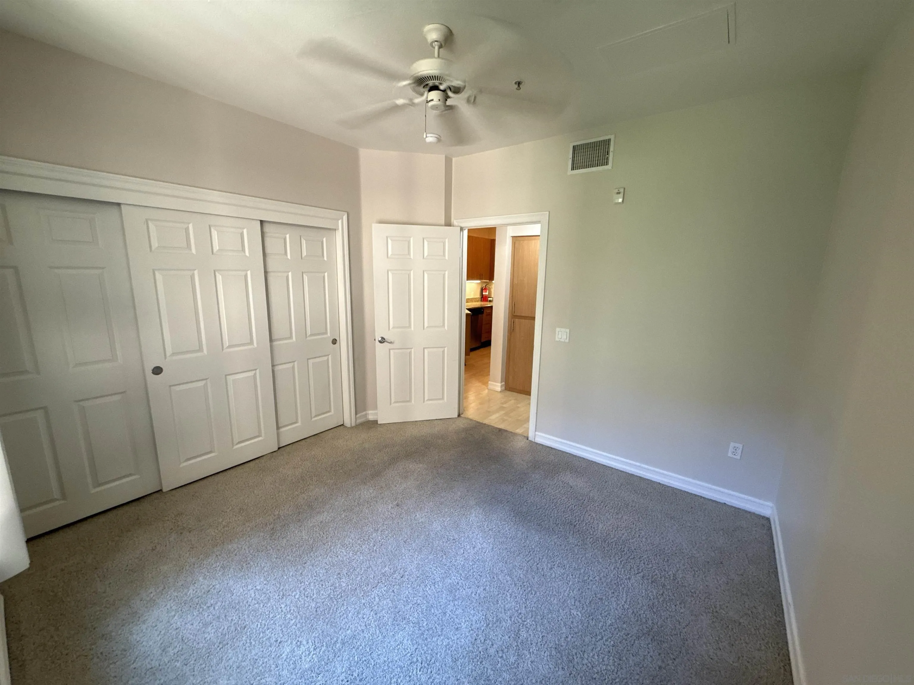 https://cdn.realtyfeed.com/cdn/127/260015813/cf97e0e4380180fb3f927dc6511838d7.webp