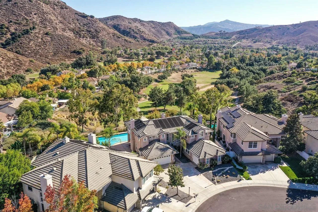 https://cdn.realtyfeed.com/cdn/127/260015814/2d94cfeb586636a4bee18a1952a6a9bd.webp