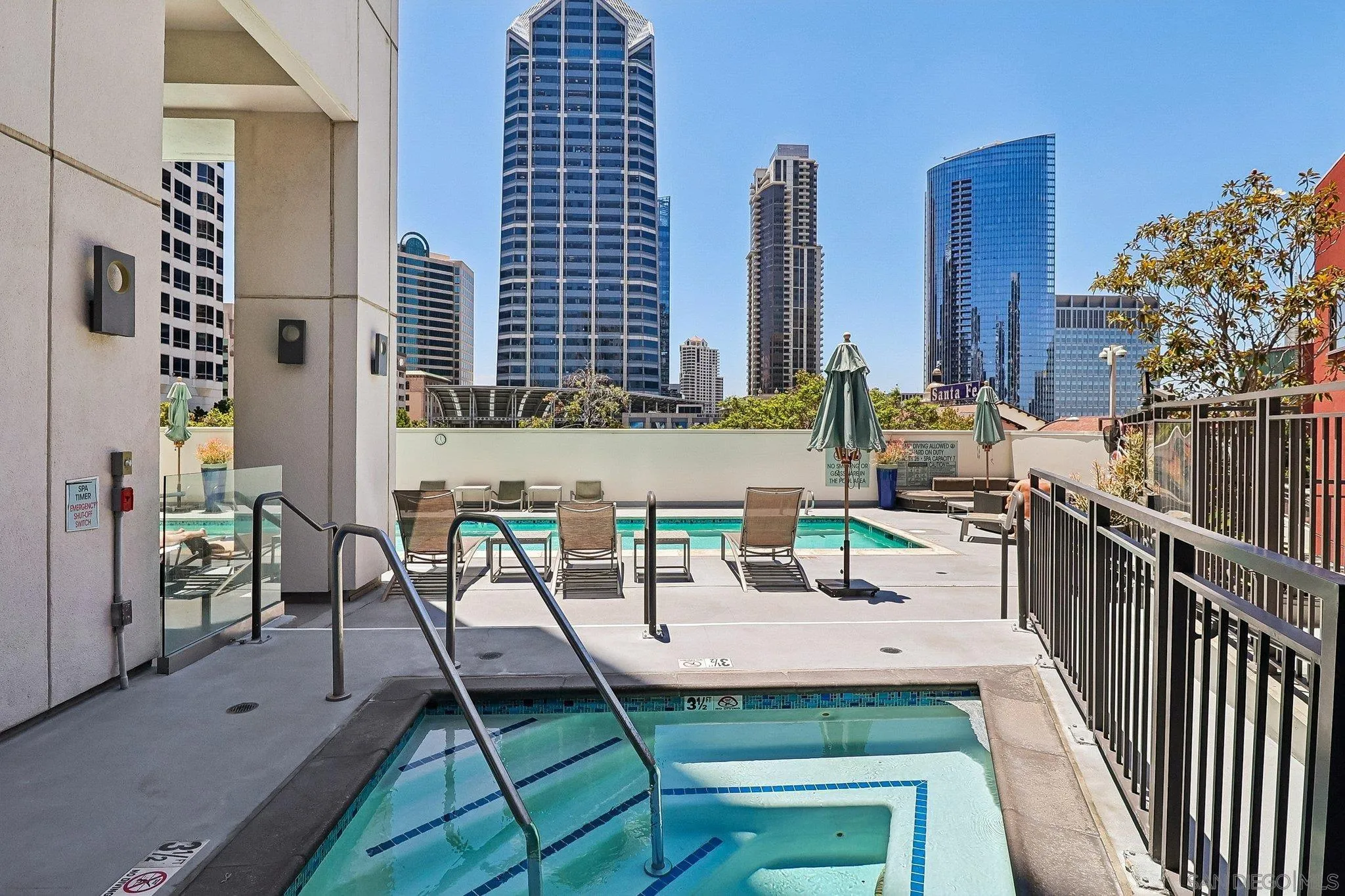 https://cdn.realtyfeed.com/cdn/127/260015815/273aeb51b231d7a95d9913ad55b81b2d.webp
