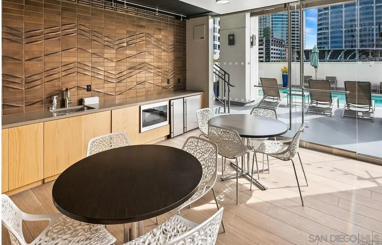 https://cdn.realtyfeed.com/cdn/127/260015815/2ffc09f9ce4c42135902c3485943e17b.webp