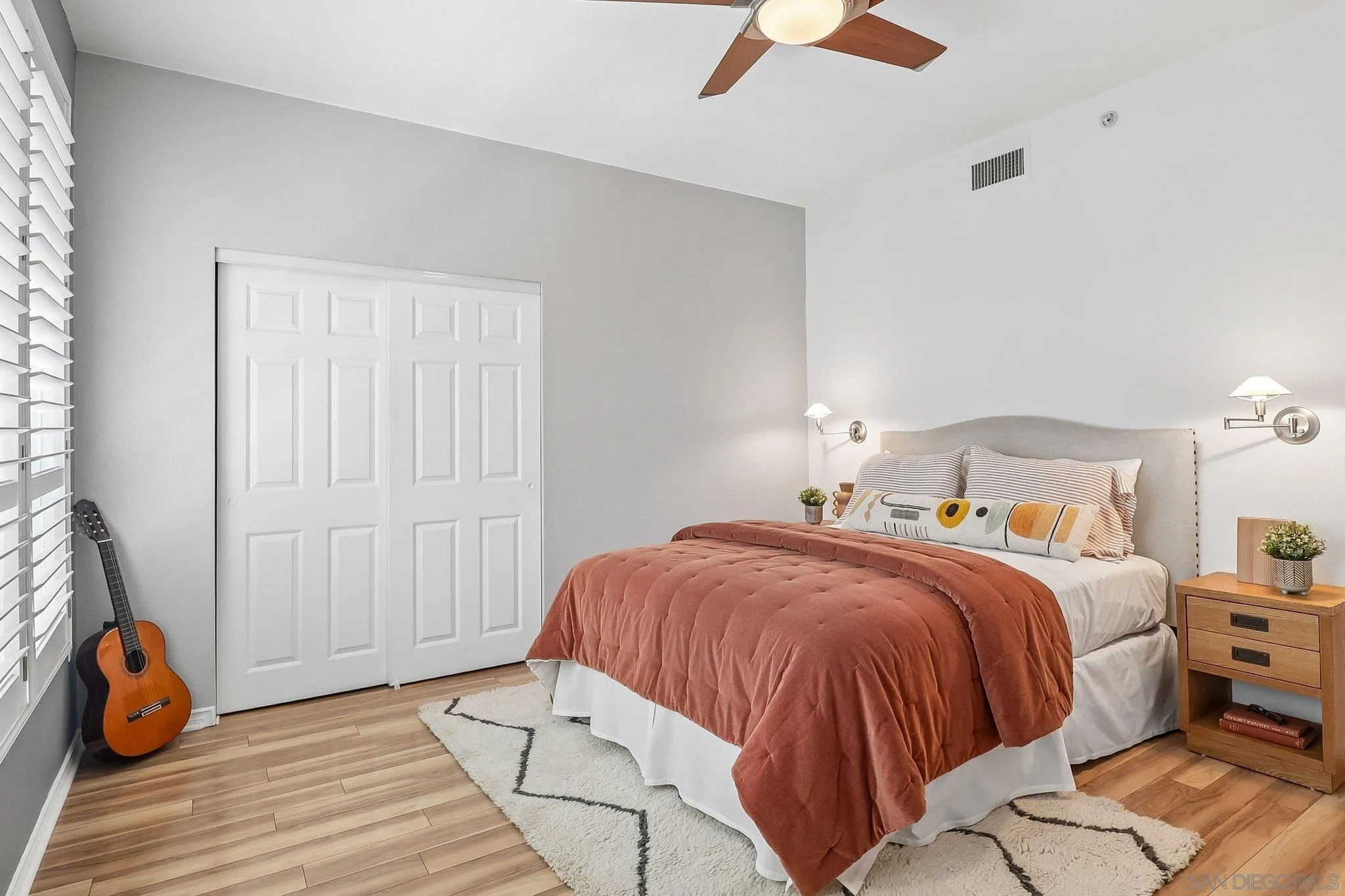 https://cdn.realtyfeed.com/cdn/127/260015815/9aacef2d8b8edc670a13f7870bf1515b.webp